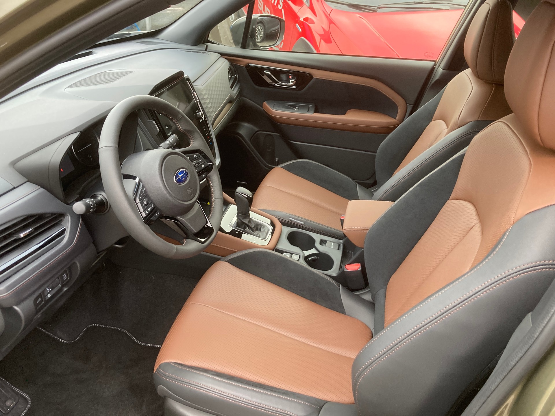SUBARU Forester 2.0i e-Boxer Luxury Lineartronic - 11