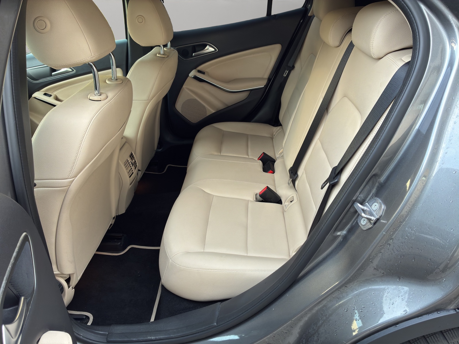 MERCEDES-BENZ GLA 200 d 4Matic 7G-DCT - 11