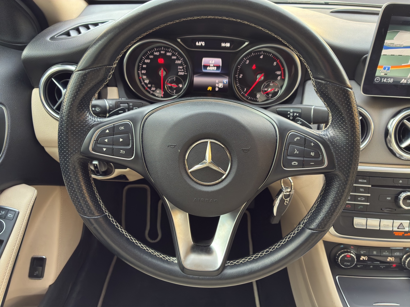 MERCEDES-BENZ GLA 200 d 4Matic 7G-DCT - 13