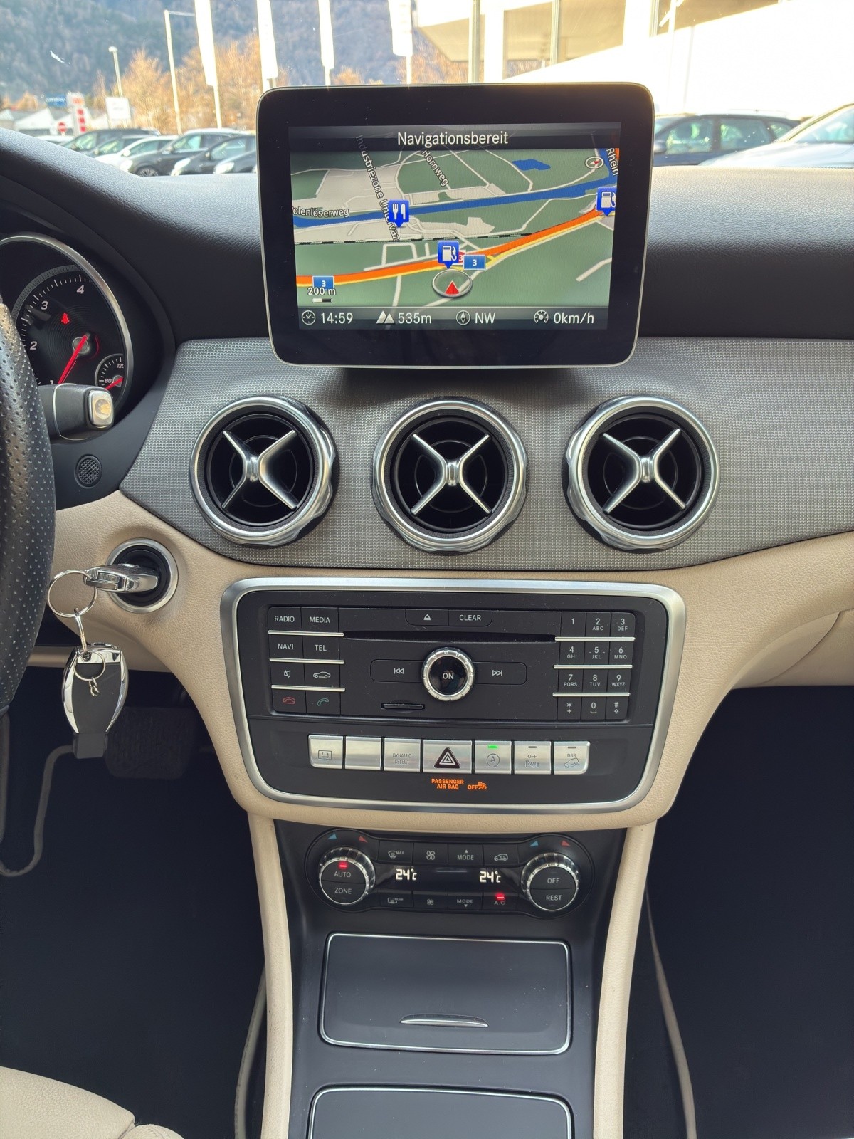 MERCEDES-BENZ GLA 200 d 4Matic 7G-DCT - 14