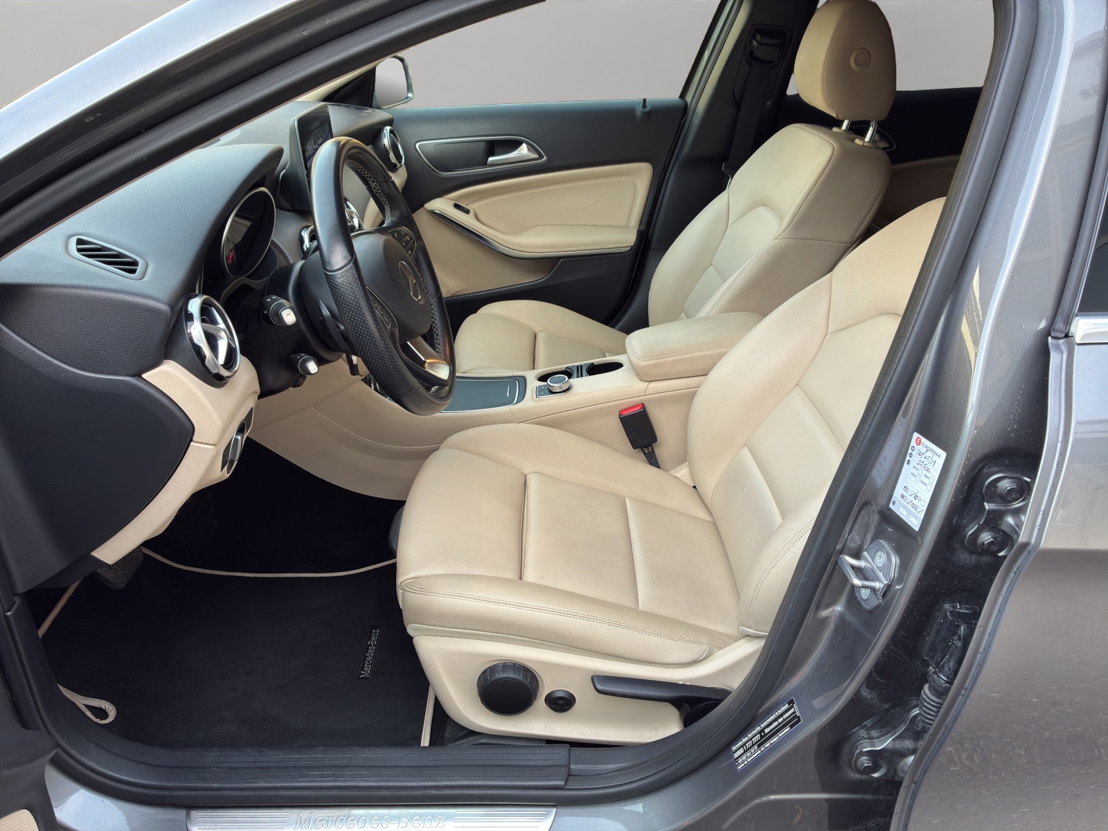 MERCEDES-BENZ GLA 200 d 4Matic 7G-DCT - 10