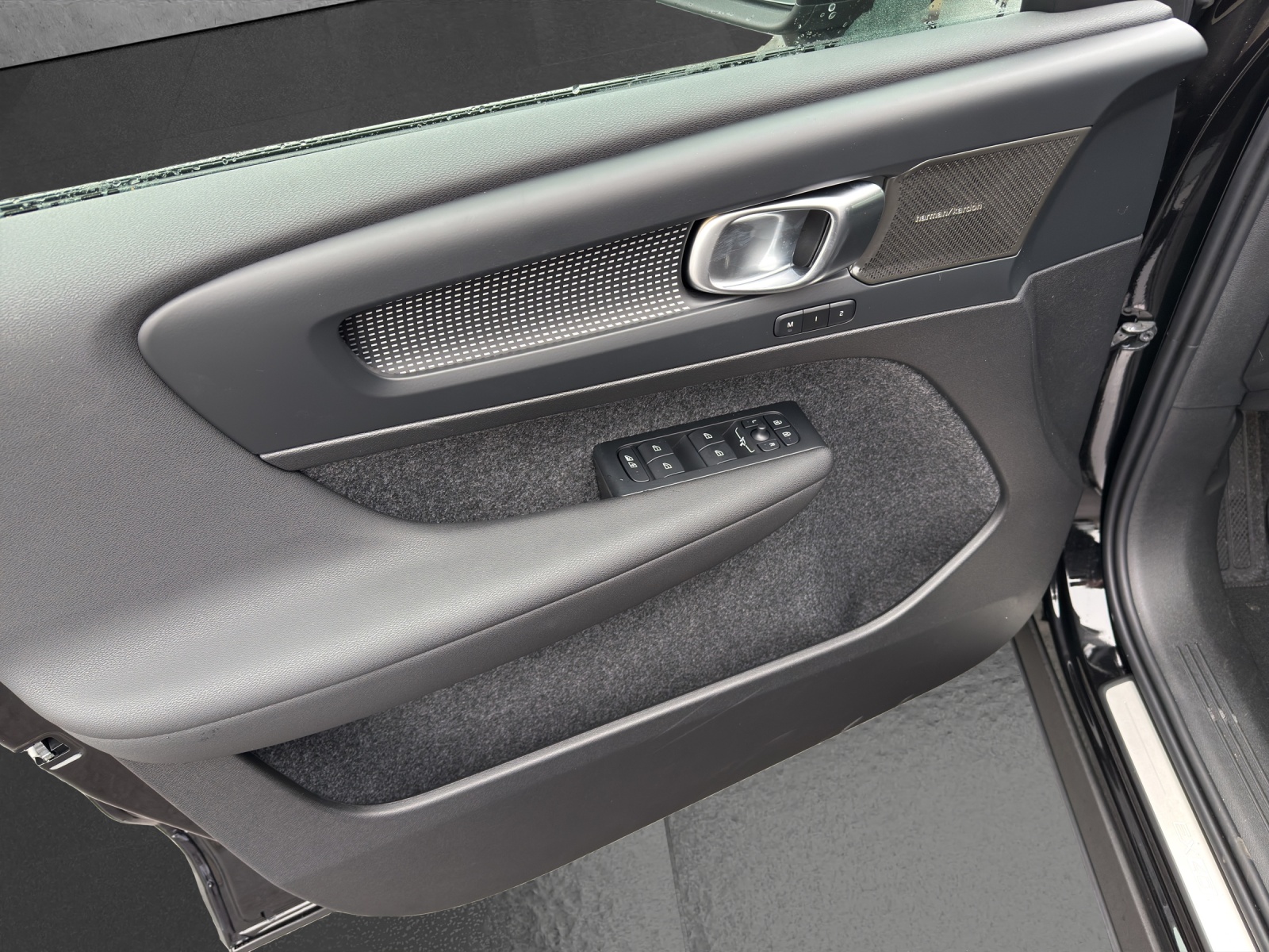 VOLVO EX40 82kWh Twin Motor AWD Ultra Xcentric Edition - 13