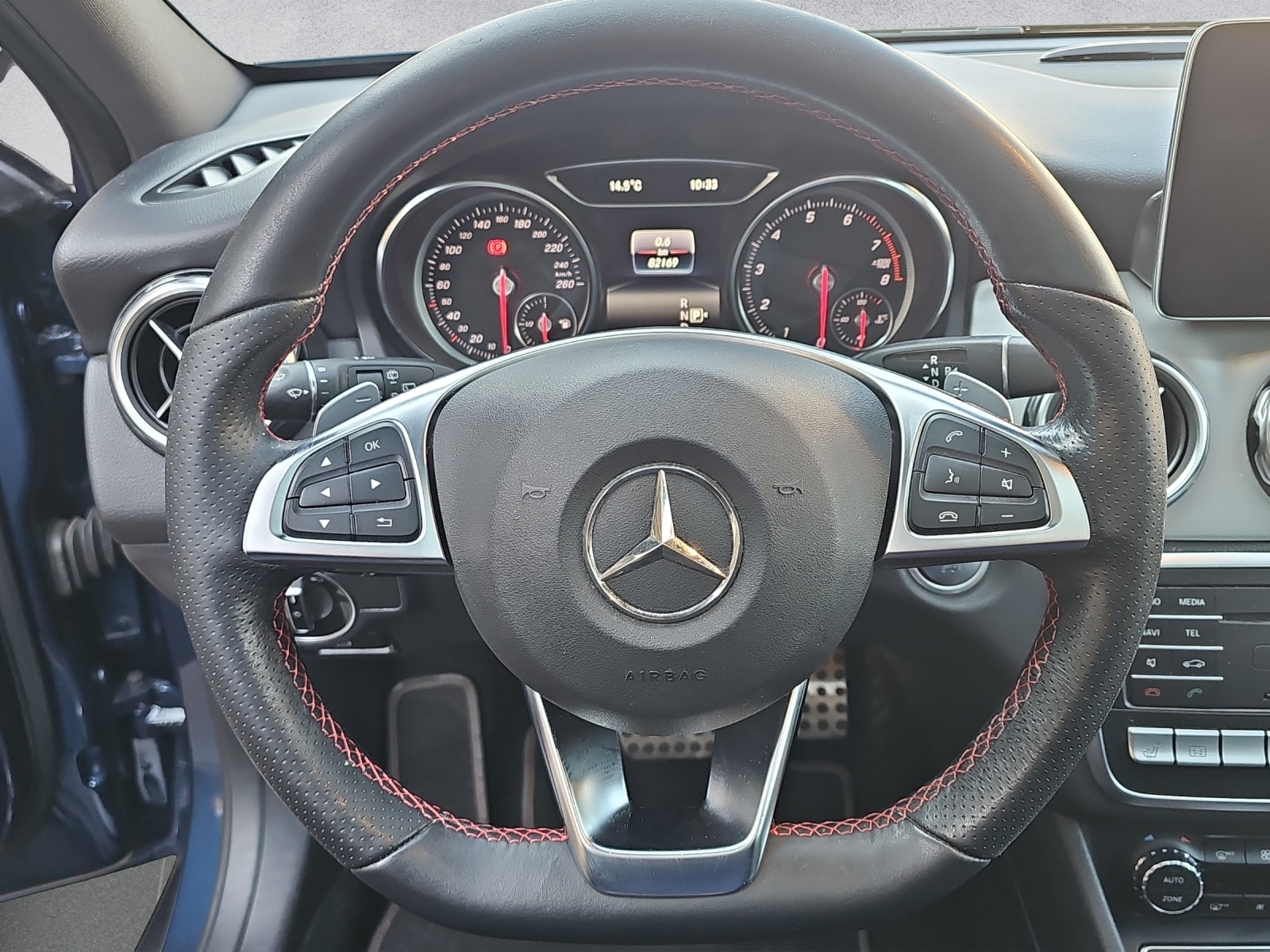 MERCEDES-BENZ GLA 250 AMG Line 4Matic 7G-DCT - 11
