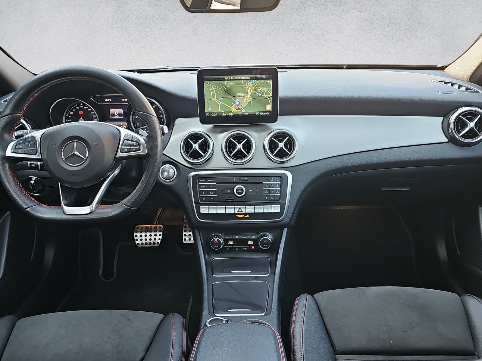 MERCEDES-BENZ GLA 250 AMG Line 4Matic 7G-DCT - 8