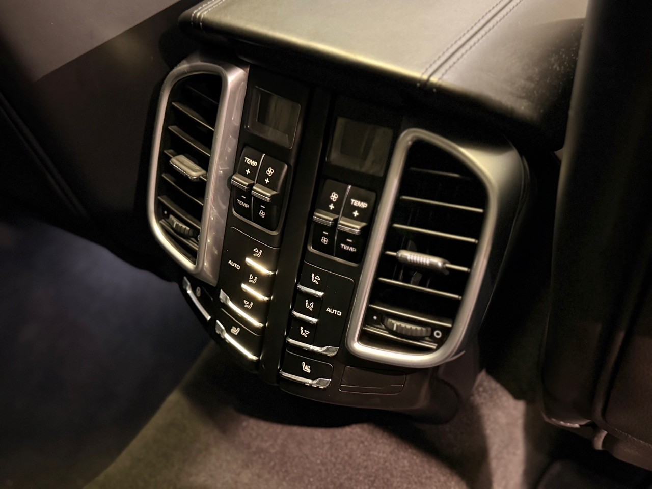 PORSCHE Cayenne Turbo Techart Magnum - 27