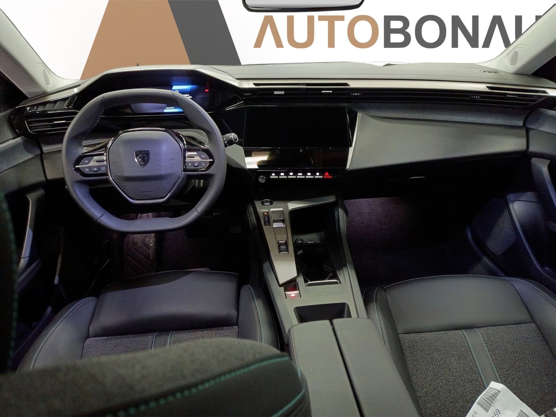 PEUGEOT 308 SW 1.2 PureTech Allure - 22