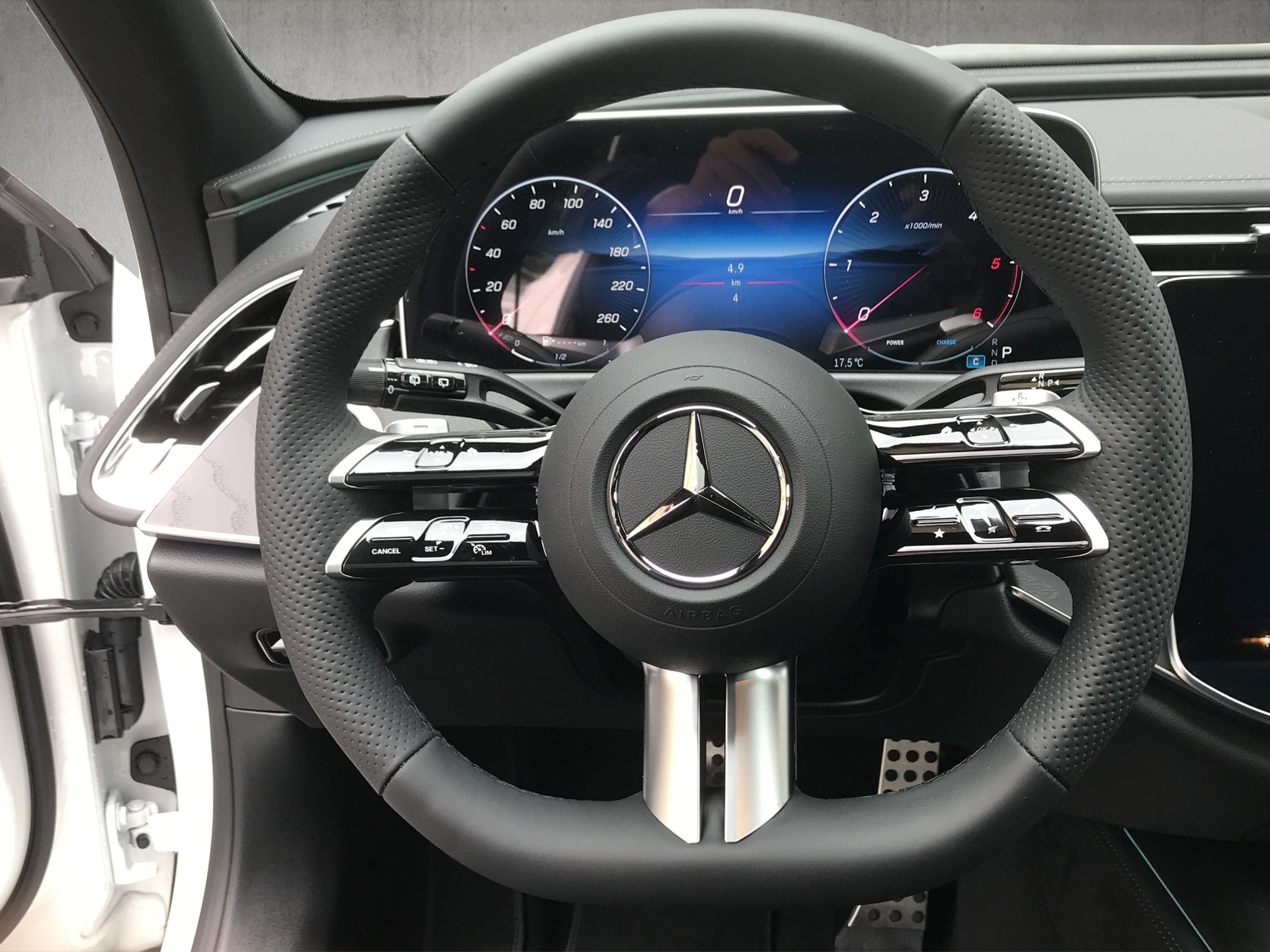 MERCEDES-BENZ E 220 d T 4Matic 9G-Tronic - 11