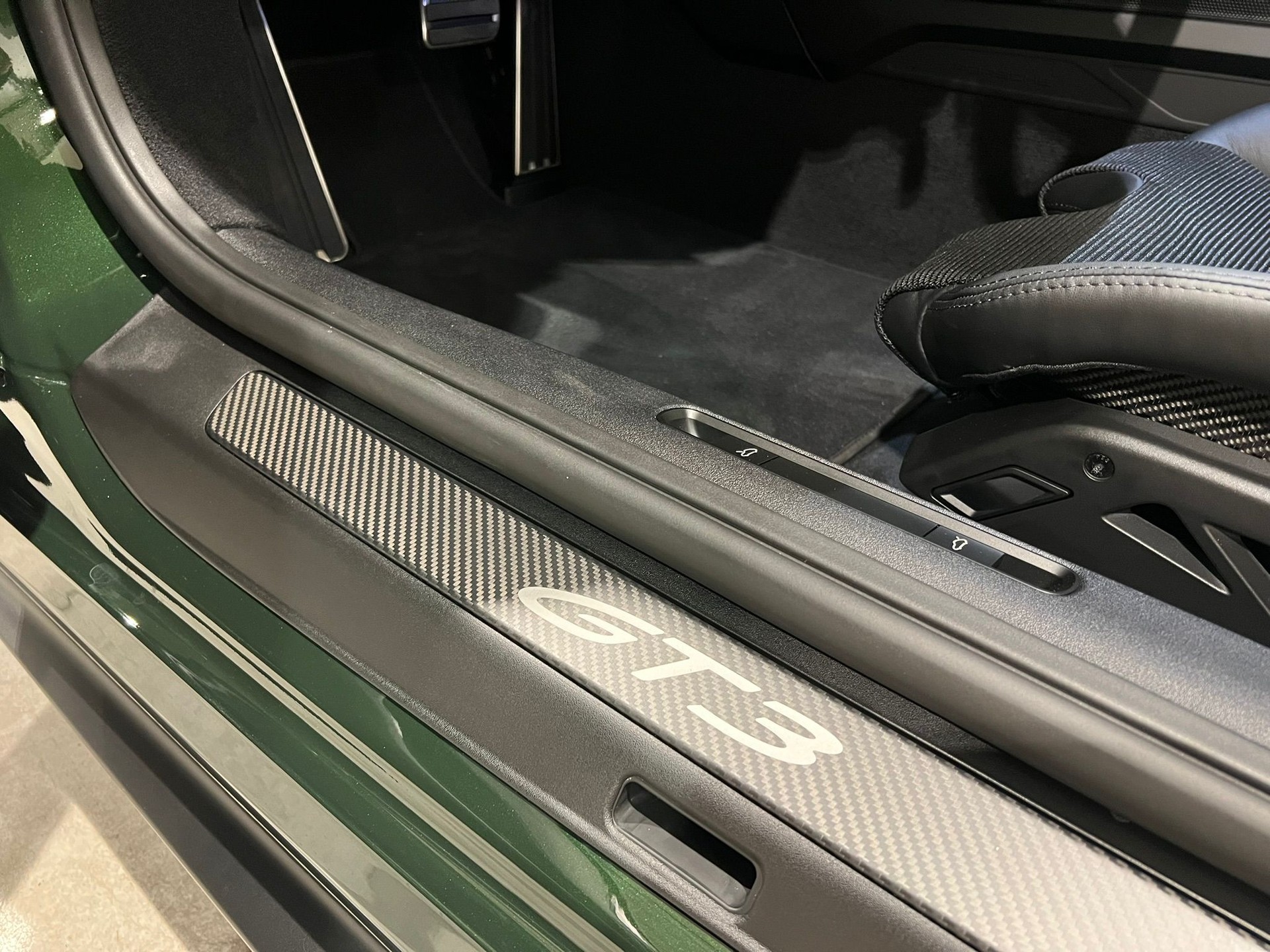 PORSCHE 911 Carrera GT3 PDK Touring - 11