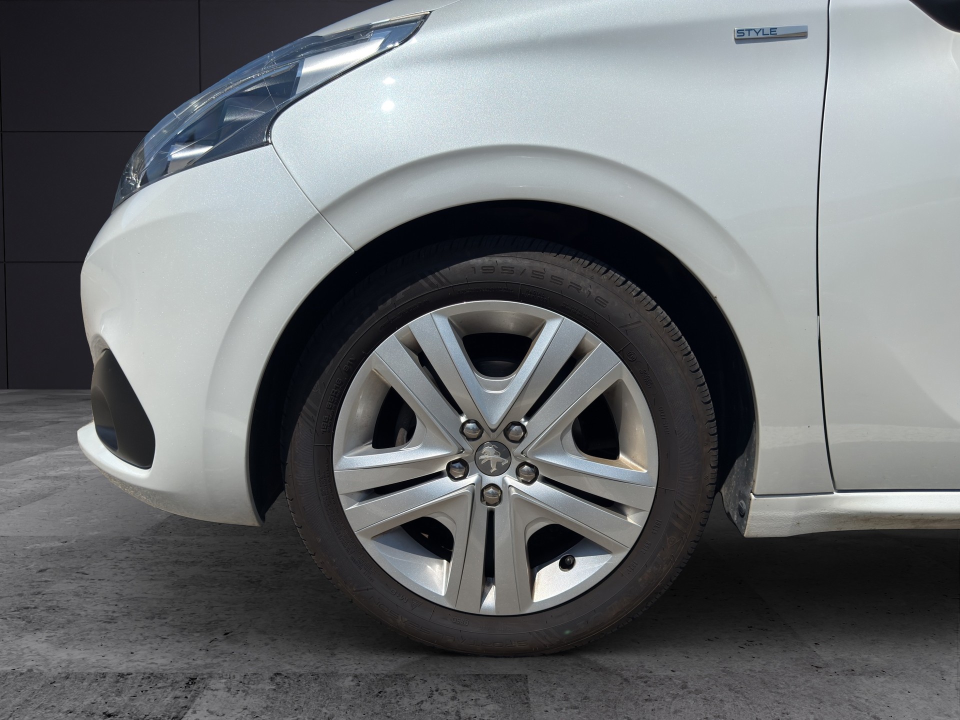 PEUGEOT 208 1.2 Access - 4