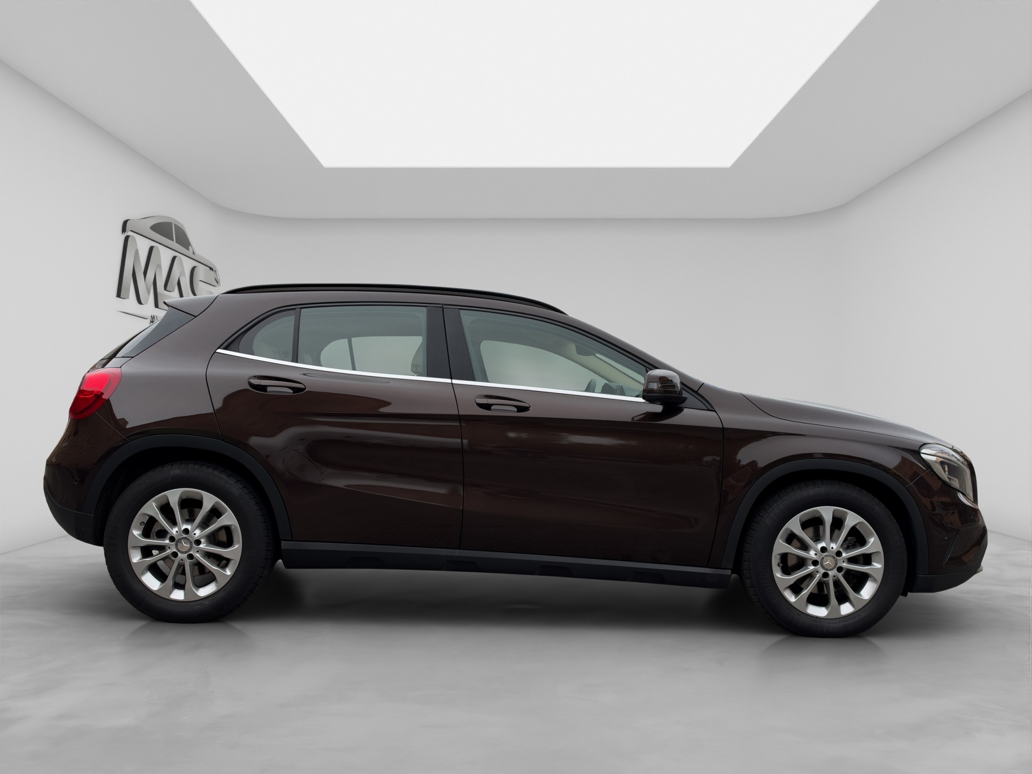 MERCEDES-BENZ GLA 220 7