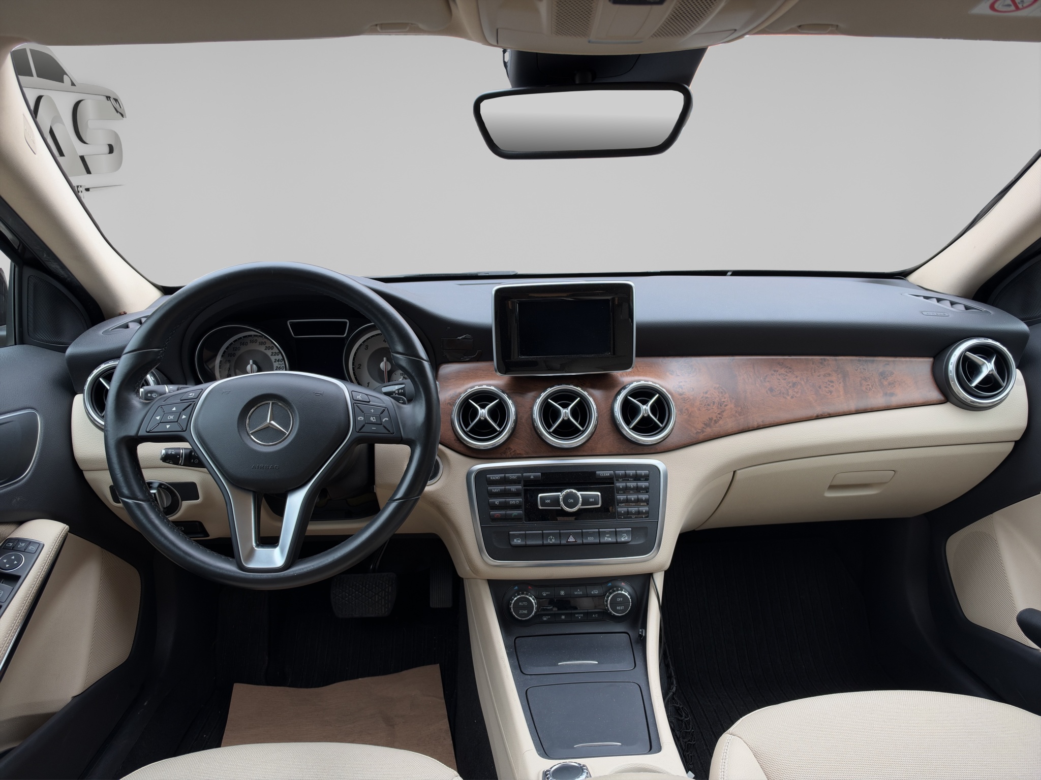 MERCEDES-BENZ GLA 220 12