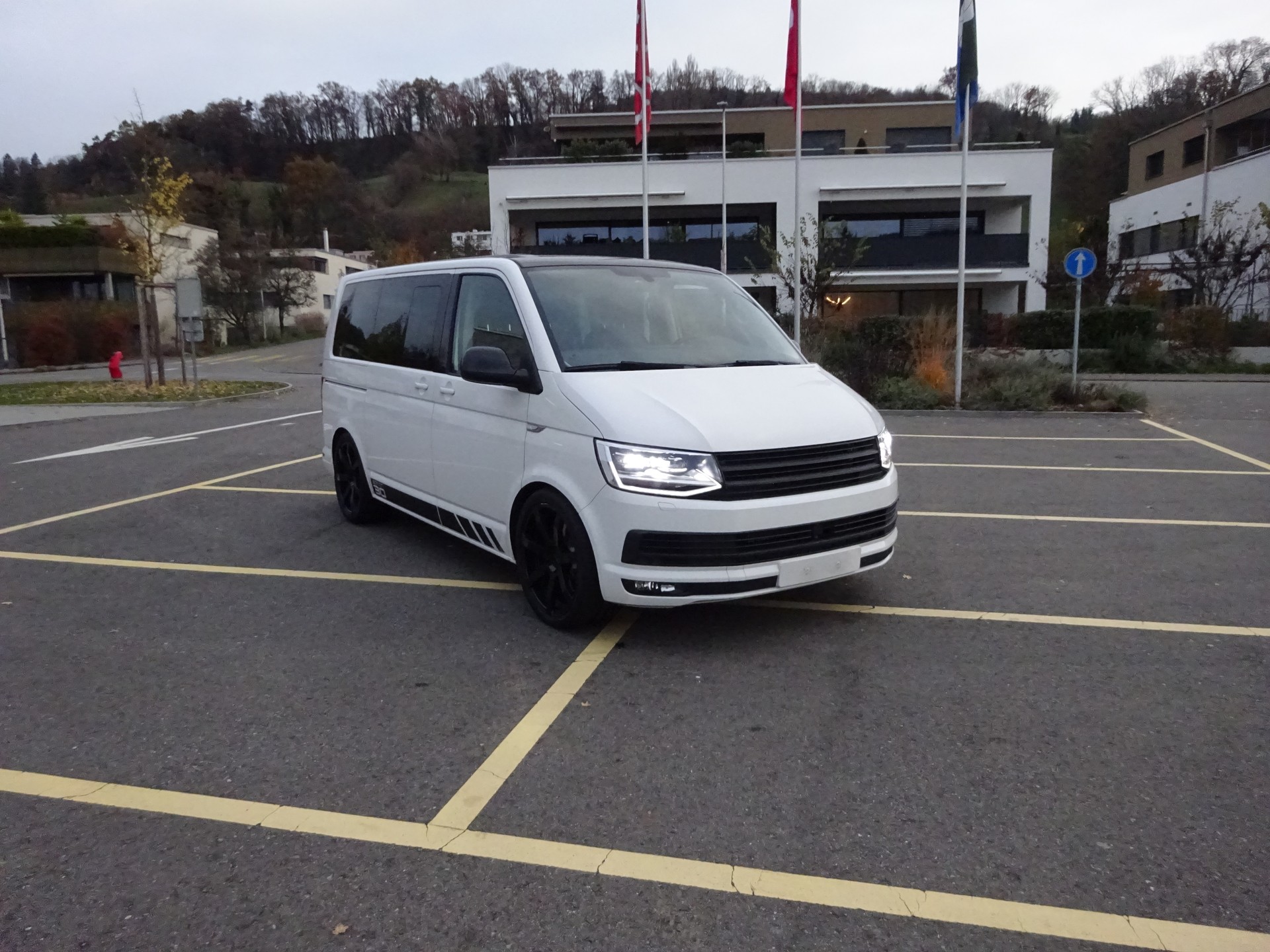 VW T6 Multivan 2.0 Bi-TDI Comfort. Gen. Six 4Mot. DSG - 3
