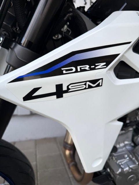 SUZUKI Supermotard DR-Z4 SM - 8