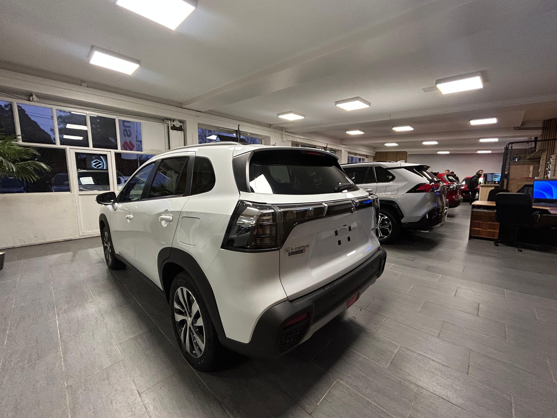 SUZUKI S-Cross 1.4 T Compact Top Hybrid 4x4 - 7