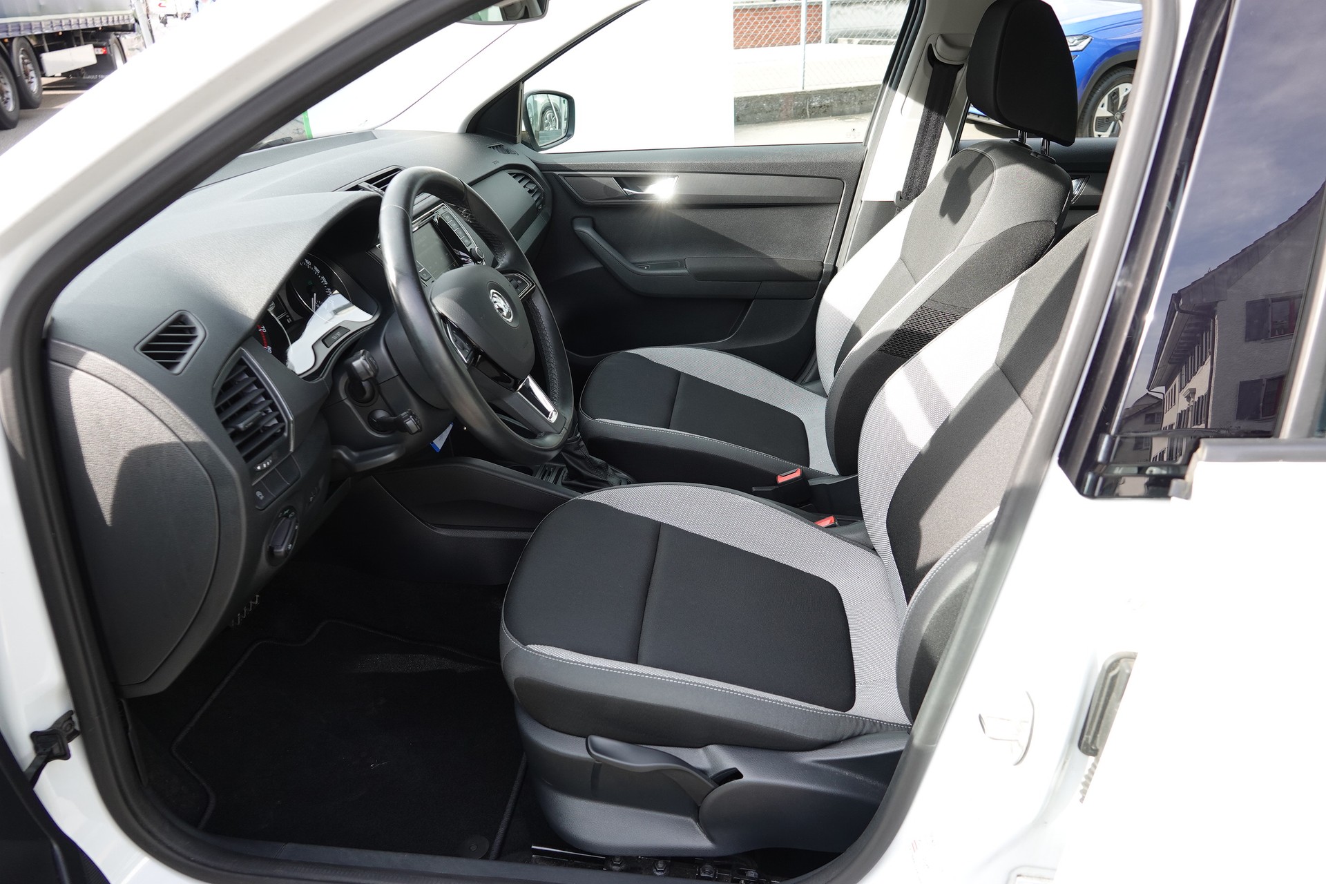 SKODA Fabia 1.2 TSI Ambition DSG - 13