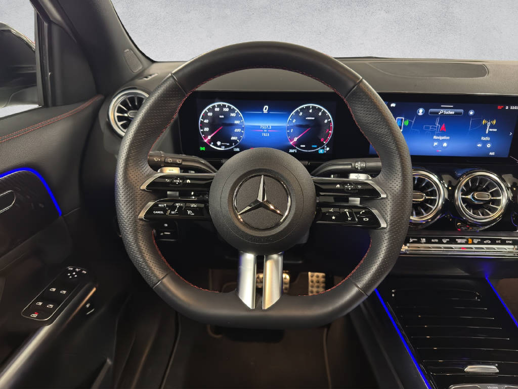 MERCEDES-BENZ GLA 200 Night Star AMG Line - 12
