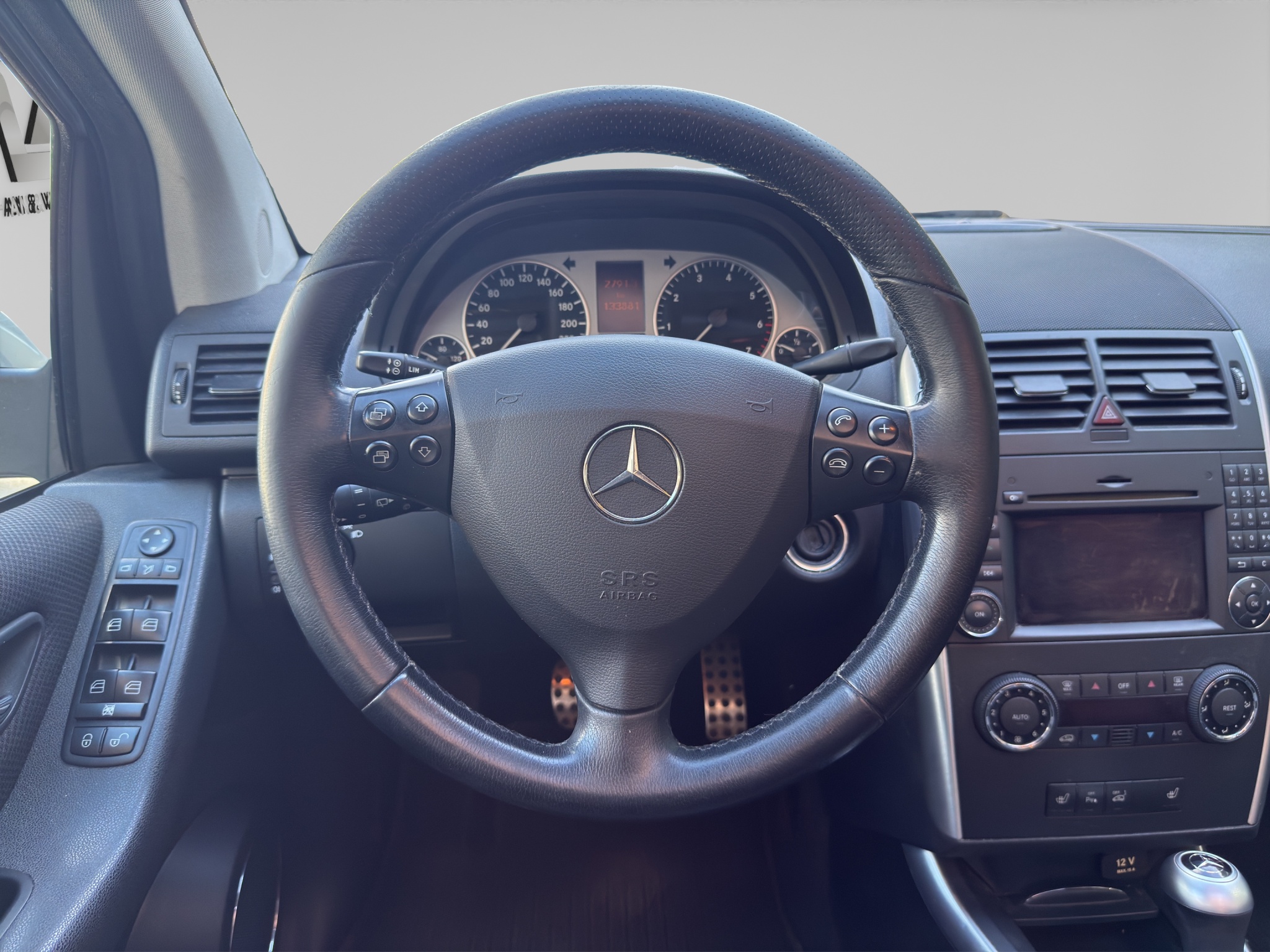 MERCEDES-BENZ A 200 10