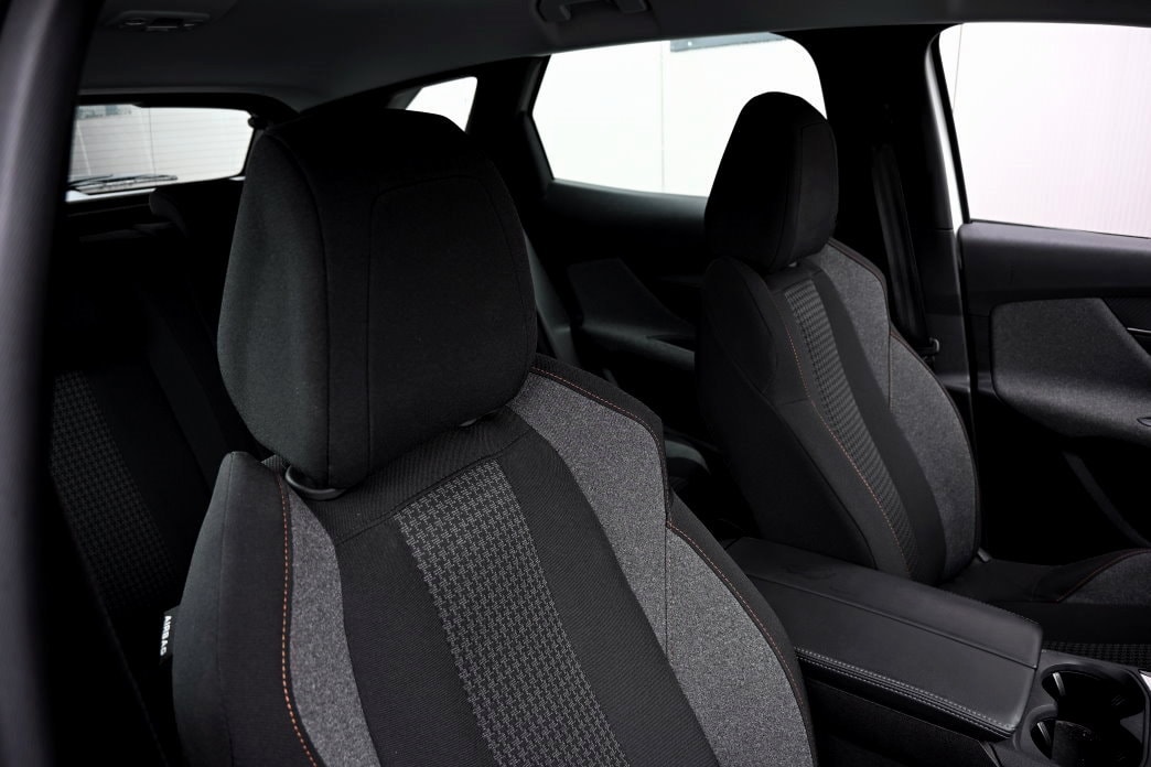PEUGEOT 5008 1.5 BlueHDi Active Pack EAT8 - 6