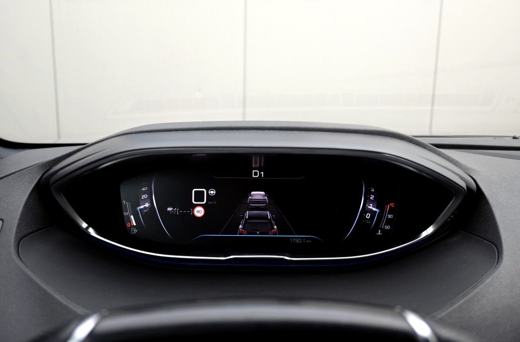PEUGEOT 5008 1.5 BlueHDi Active Pack EAT8 - 10