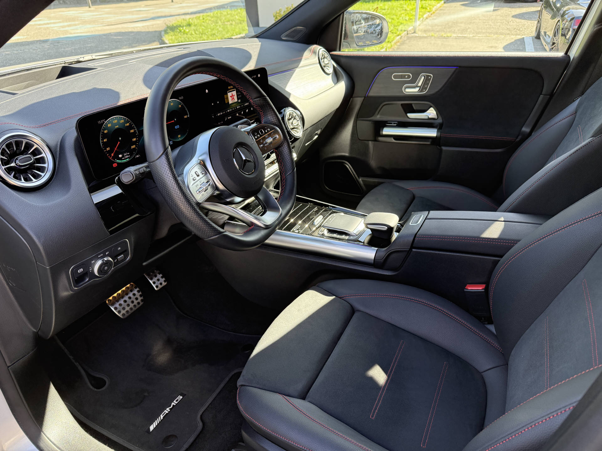 MERCEDES-BENZ EQA 350 AMG Line 4matic - 4