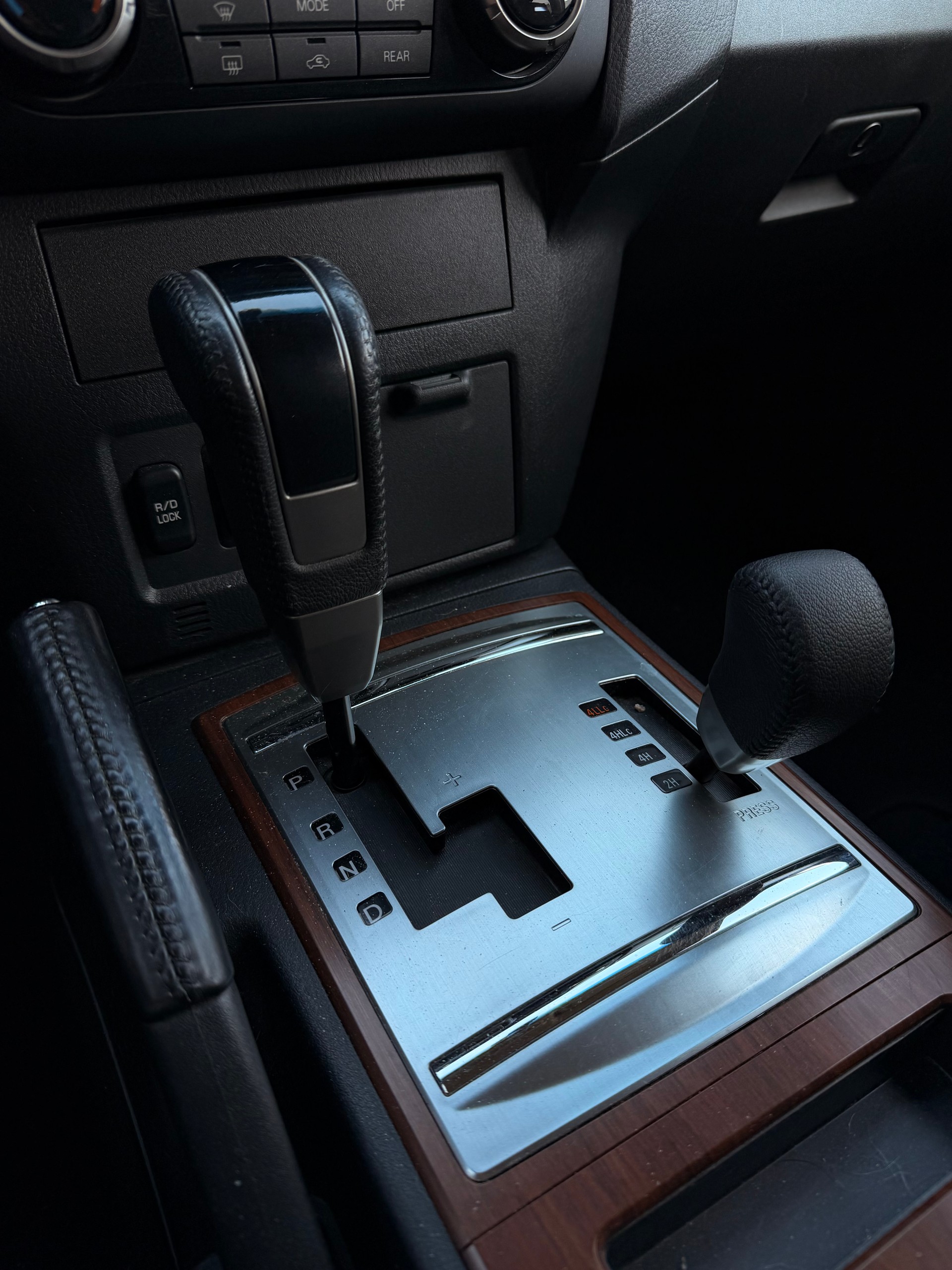 MITSUBISHI Pajero 3.2 DI-D Navigator Automatic - 7