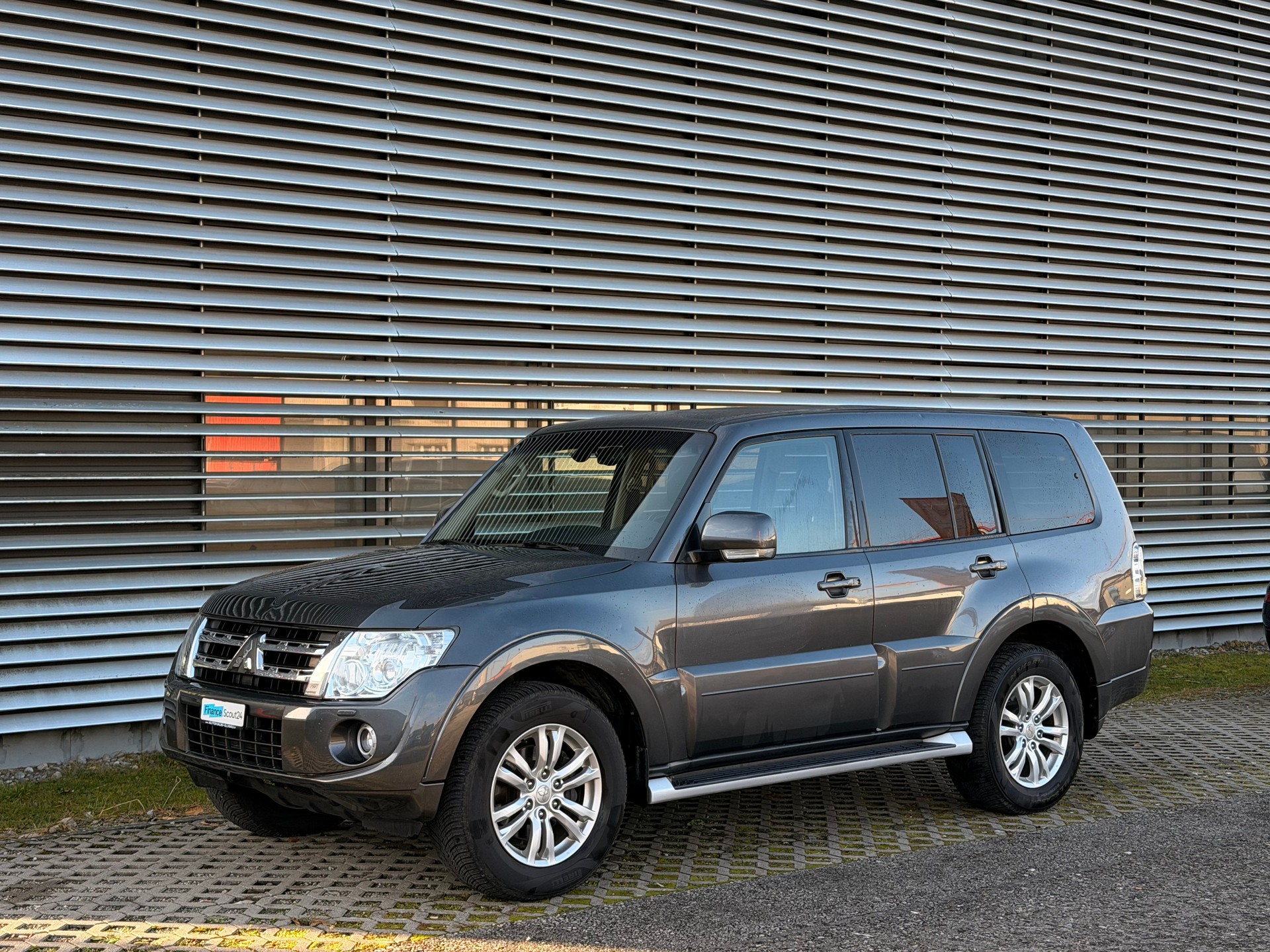 MITSUBISHI Pajero 3.2 DI-D Navigator Automatic - 4