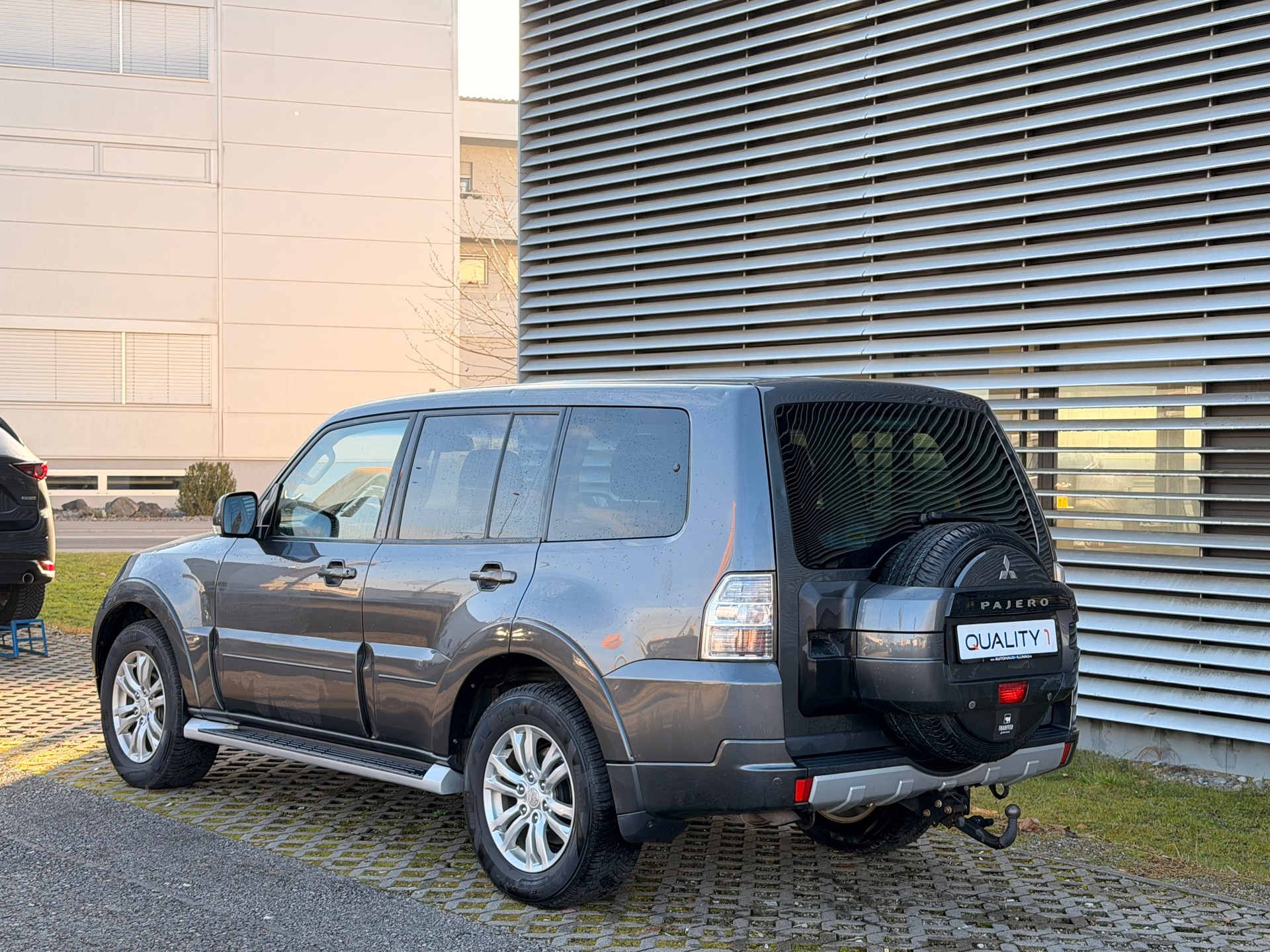MITSUBISHI Pajero 3.2 DI-D Navigator Automatic - 3