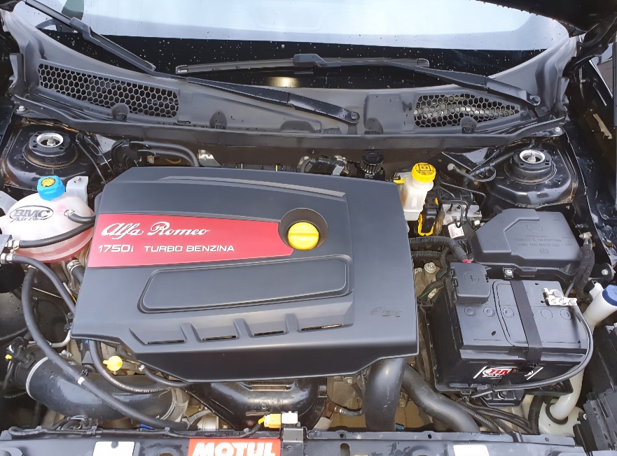 ALFA ROMEO Giulietta 1750 TBi Quadrifoglio Verde - 5