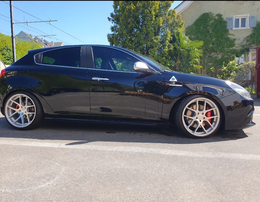 ALFA ROMEO Giulietta 1750 TBi Quadrifoglio Verde - 2