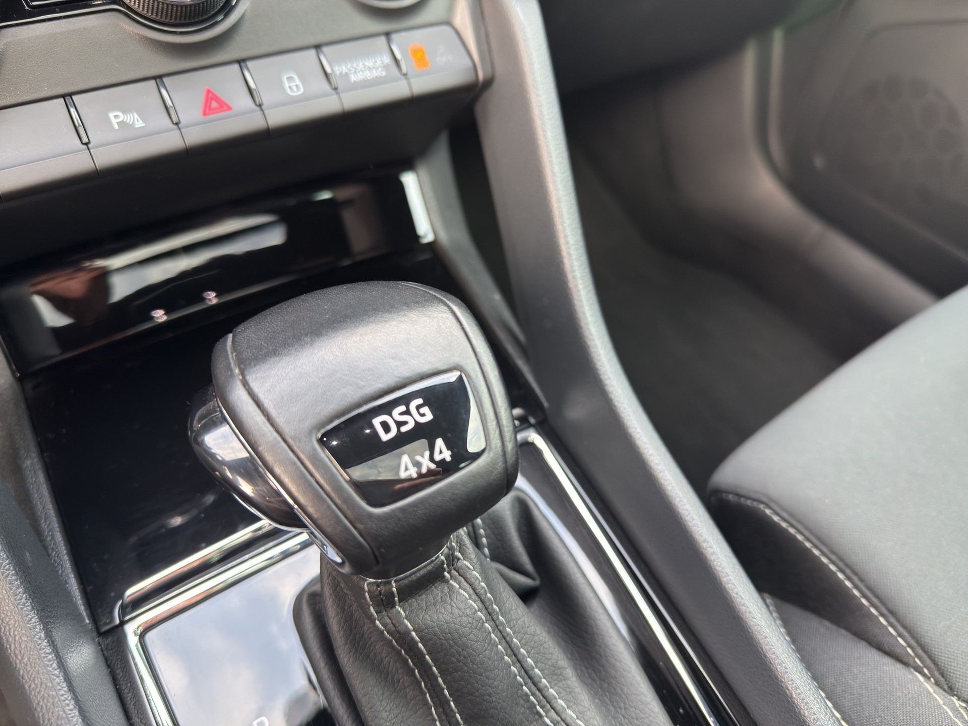 SKODA Karoq 2.0 TSI SportLine 4x4 DSG - 20