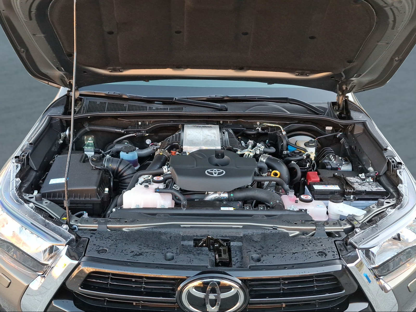 TOYOTA Hilux 2.8d MHEV Style Double Cab 4x4 - 14