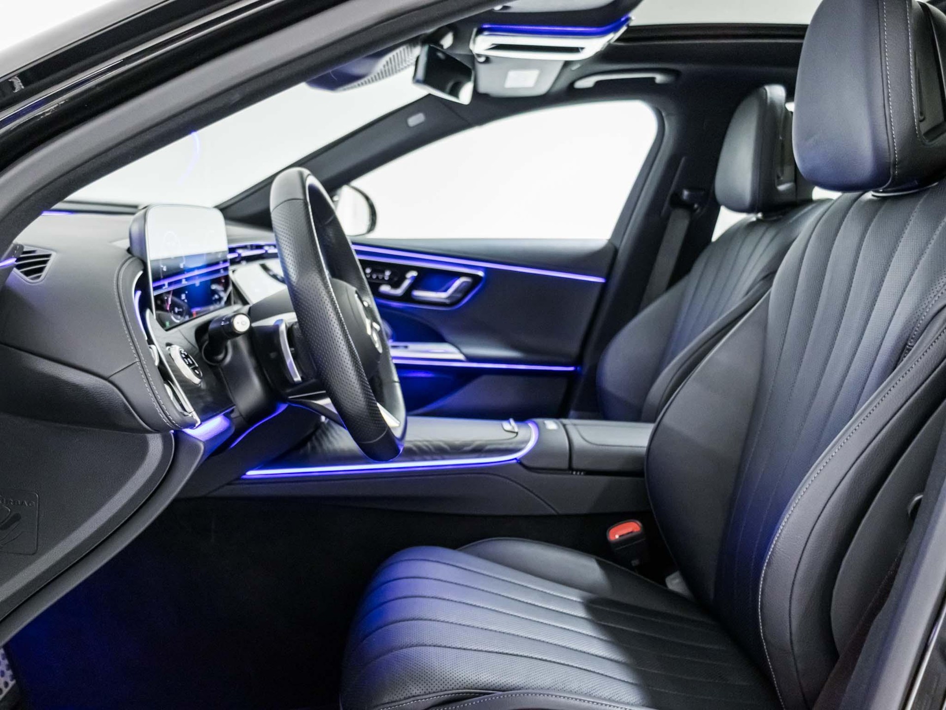 MERCEDES-BENZ E 300 e 4MATIC - 7