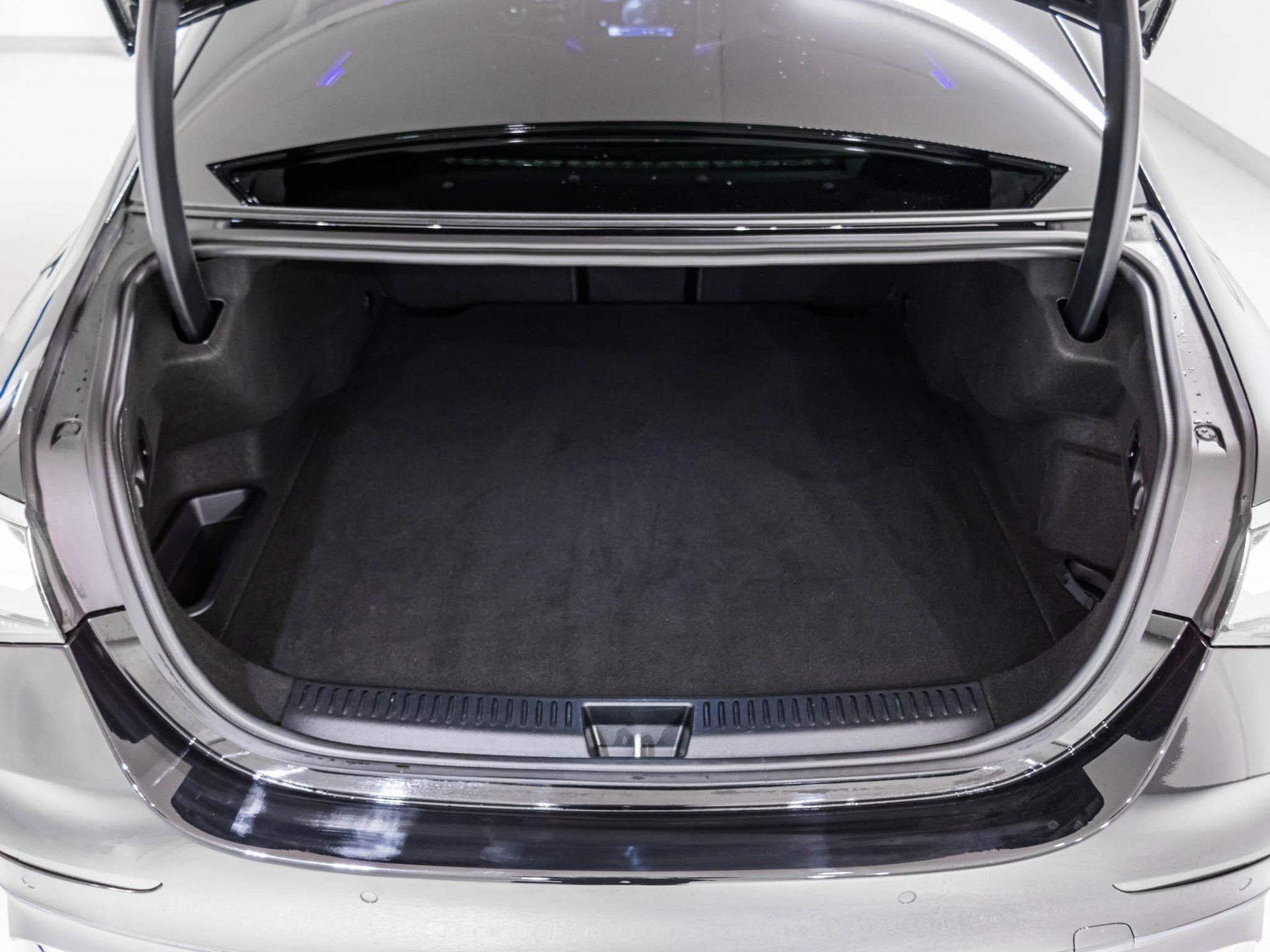 MERCEDES-BENZ E 300 e 4MATIC - 14