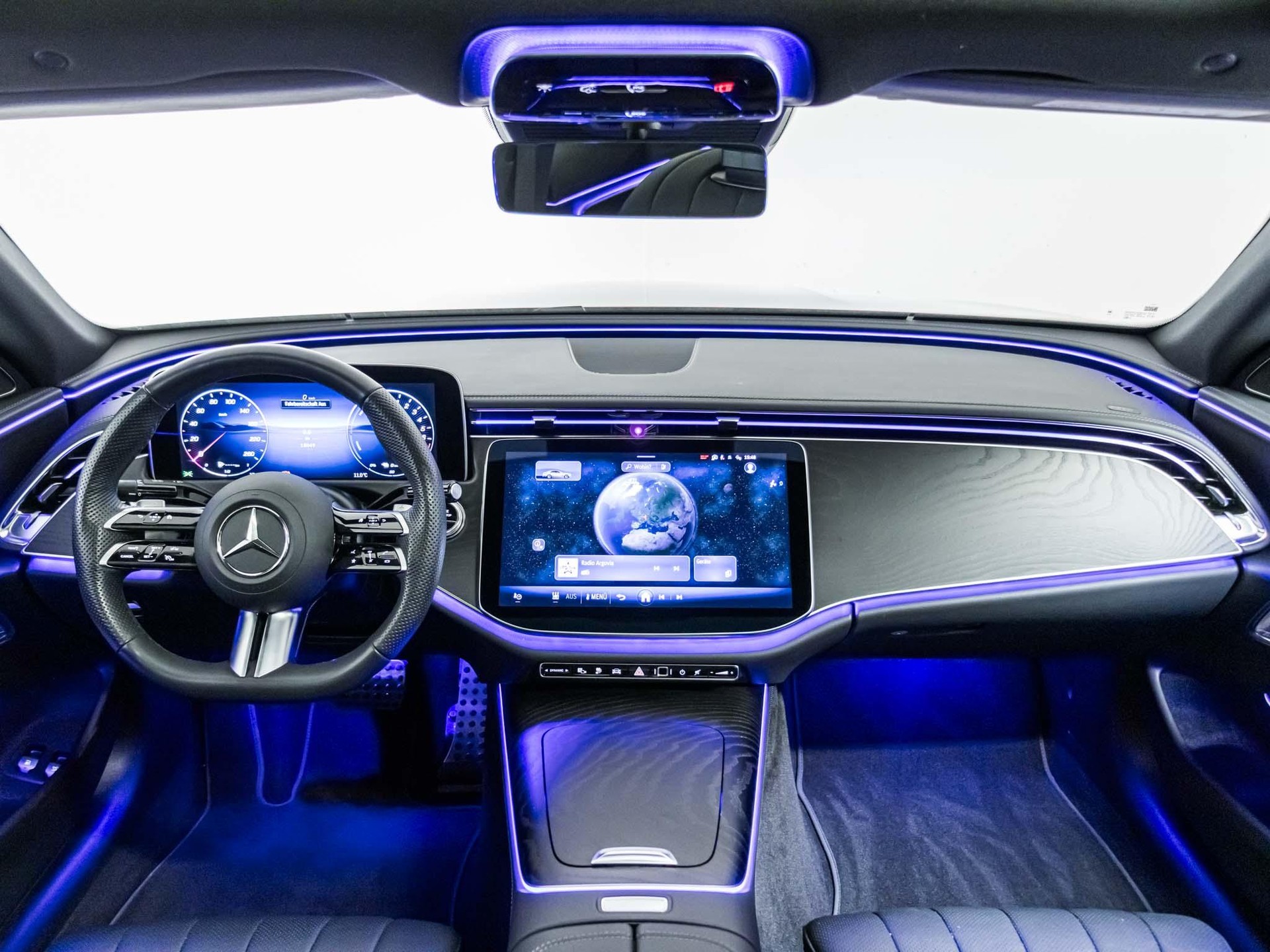 MERCEDES-BENZ E 300 e 4MATIC - 12