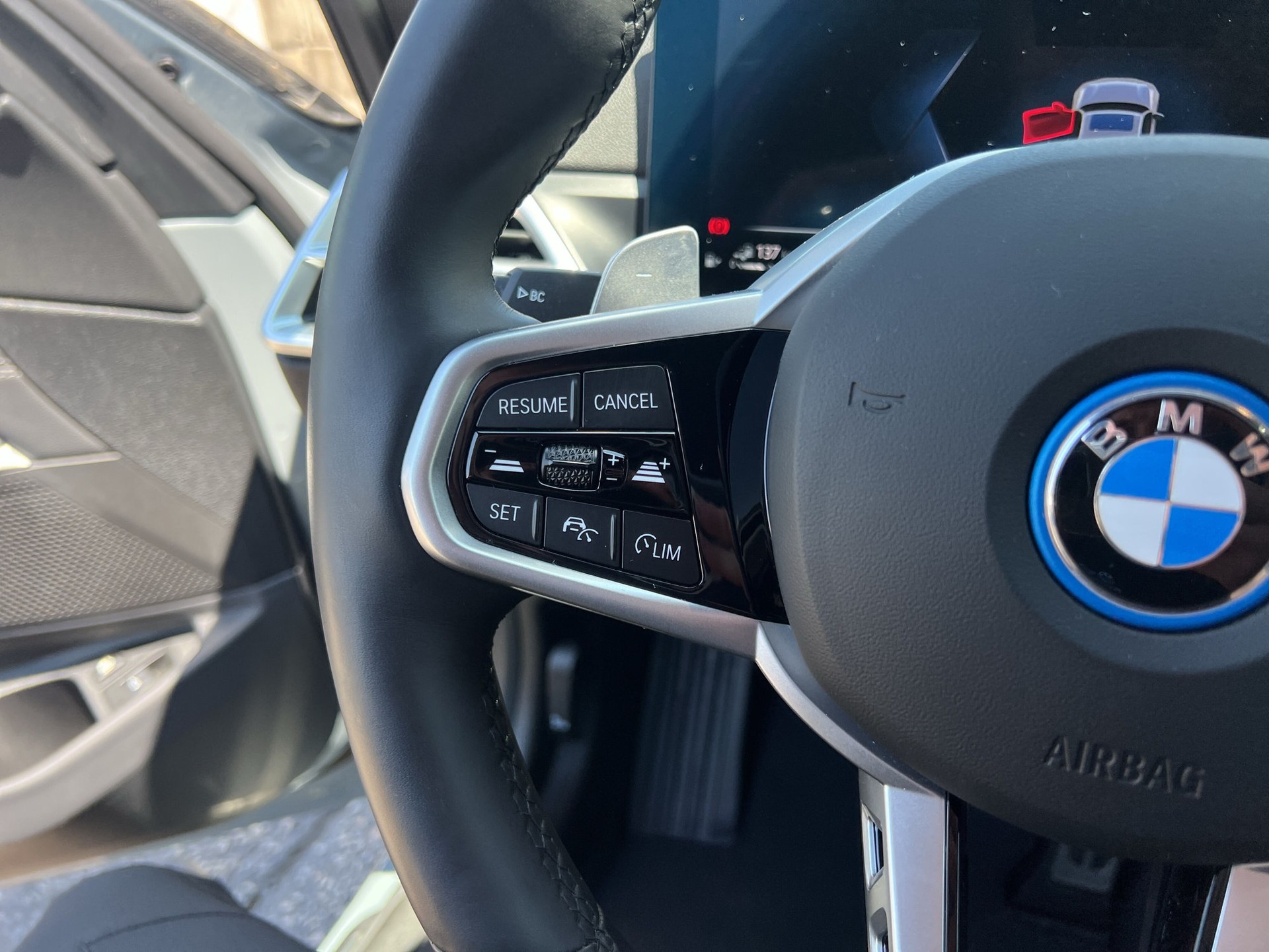 BMW 330e xDrive Steptronic M Sport - 16
