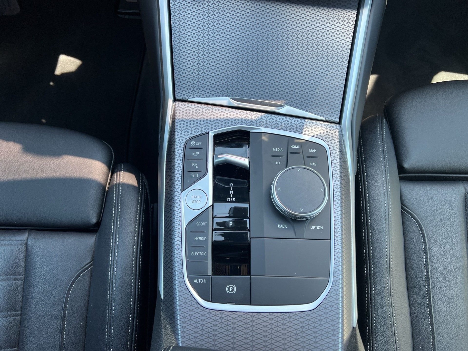 BMW 330e xDrive Steptronic M Sport - 14