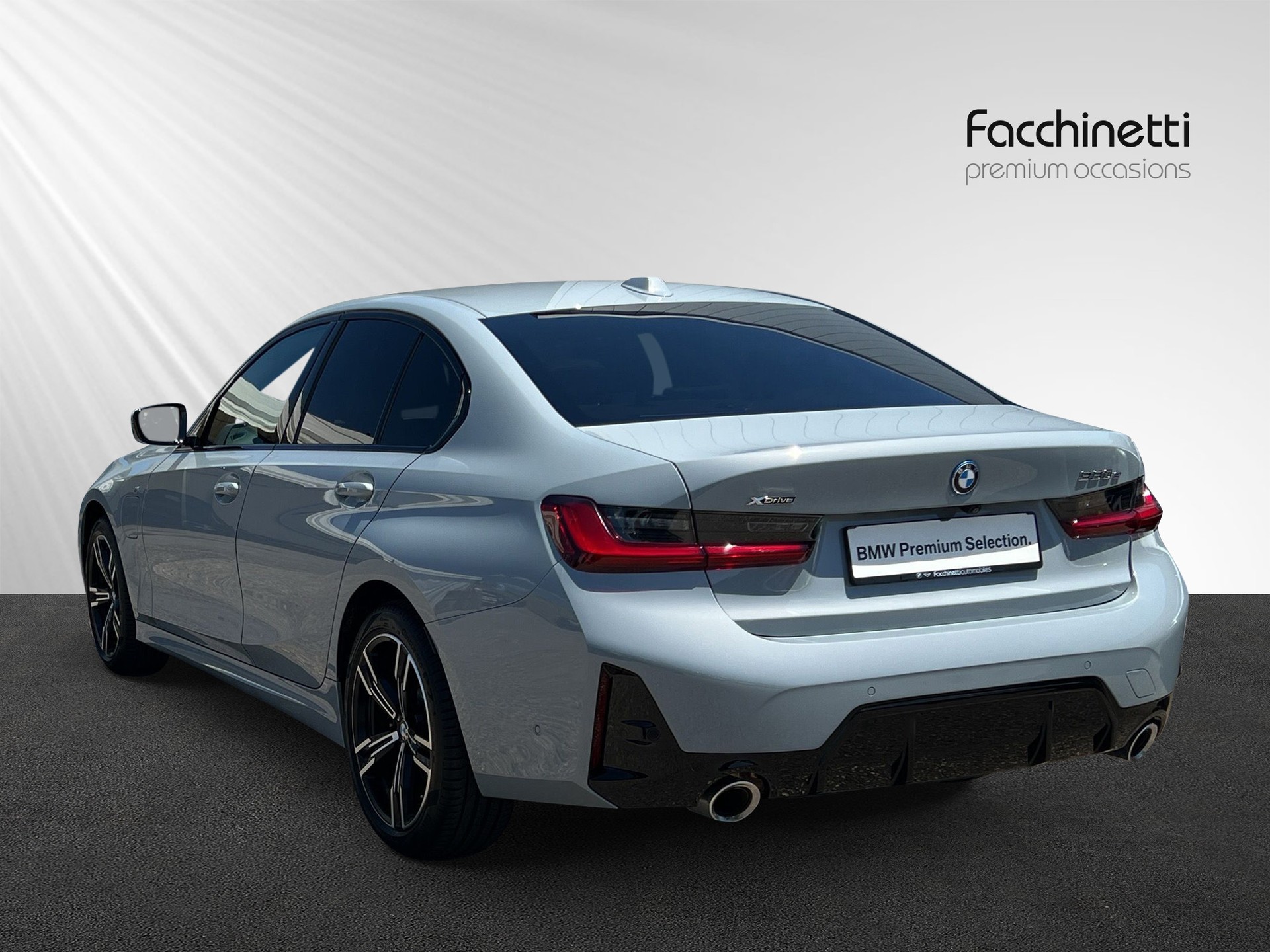 BMW 330e xDrive Steptronic M Sport - 4