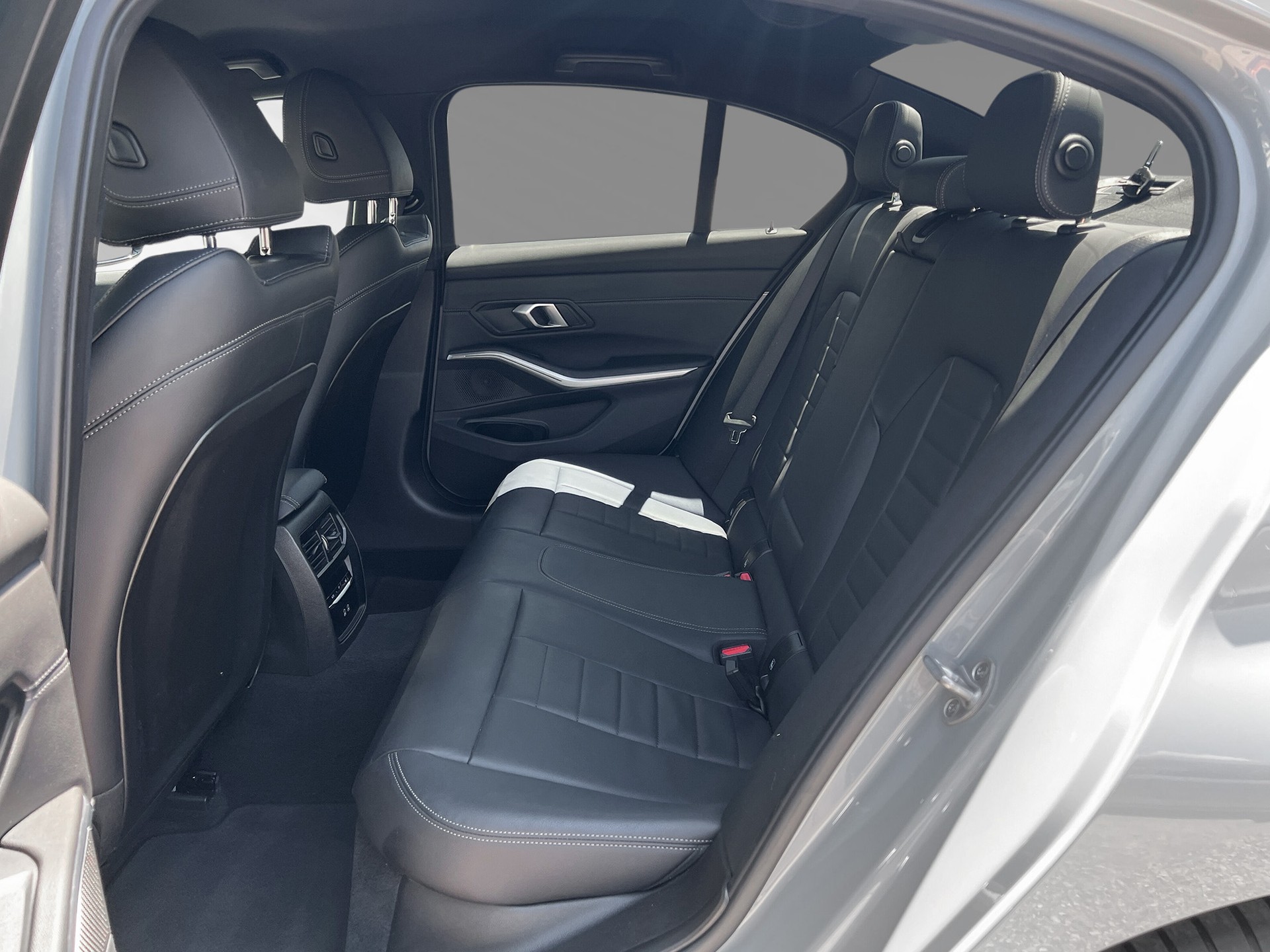 BMW 330e xDrive Steptronic M Sport - 8