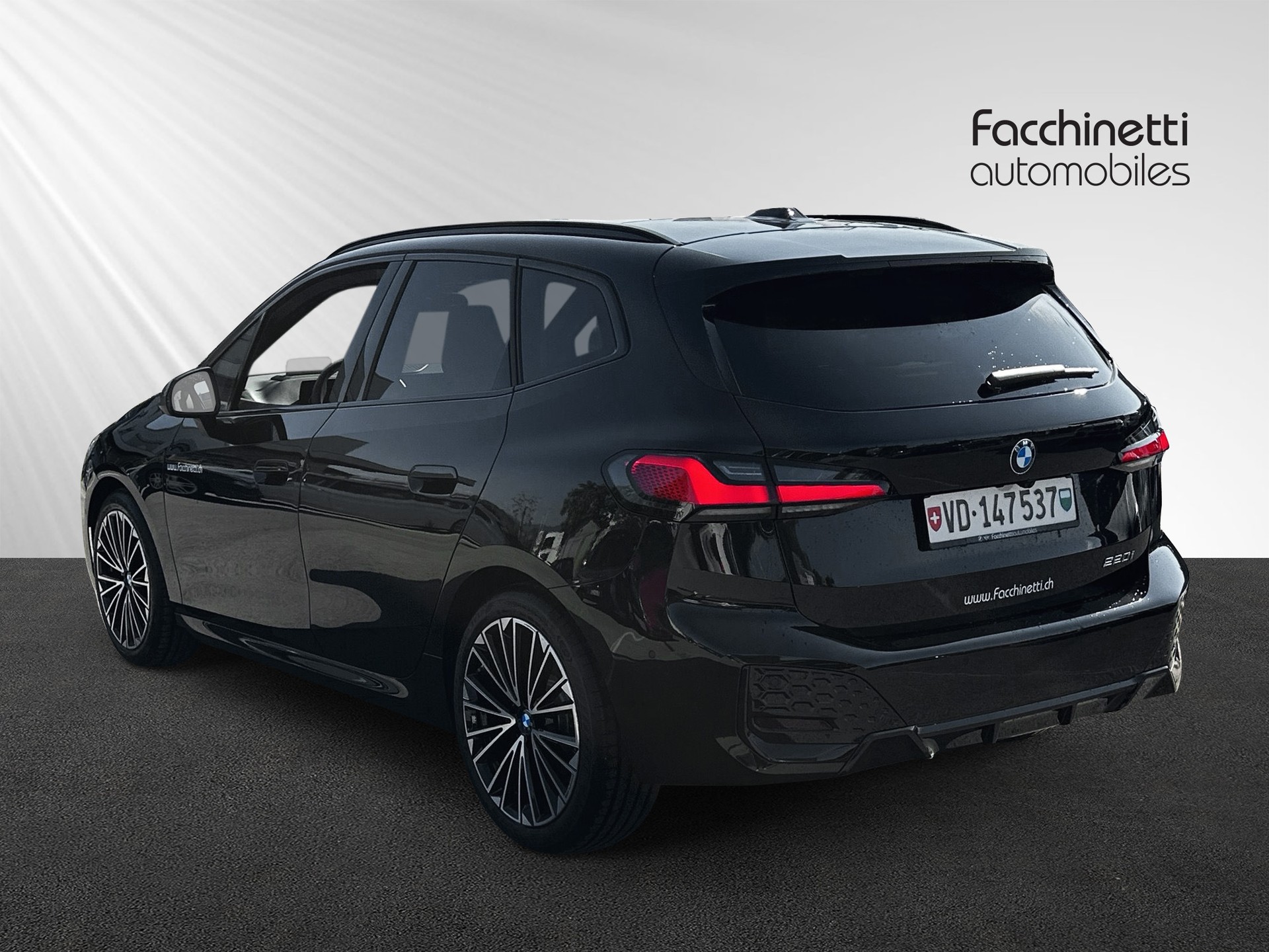 BMW 220i Active Tourer M Sport DKG - 3