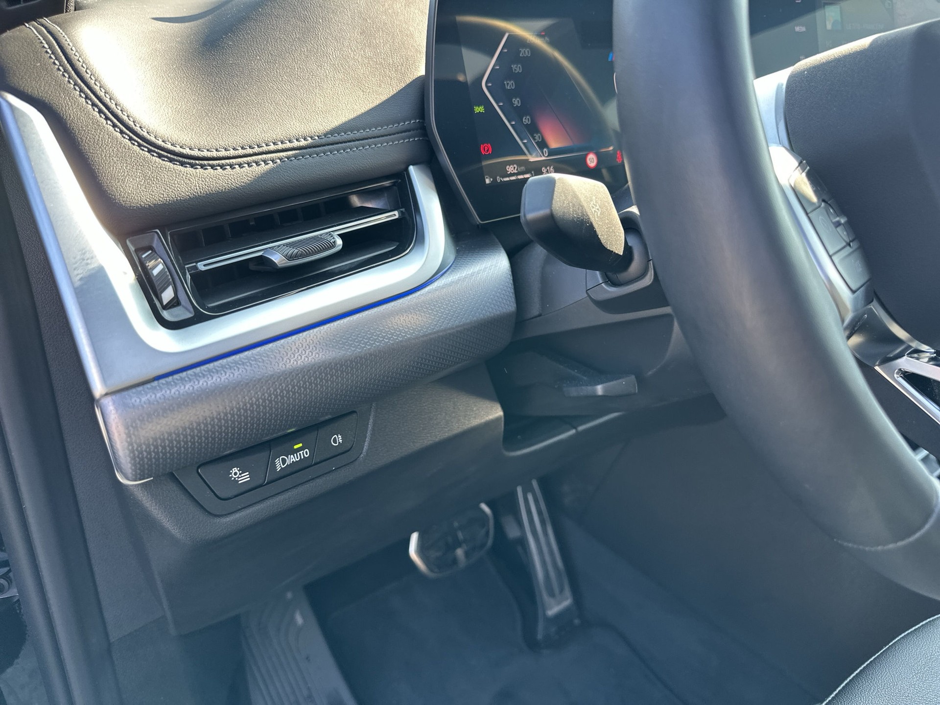BMW 220i Active Tourer M Sport DKG - 19