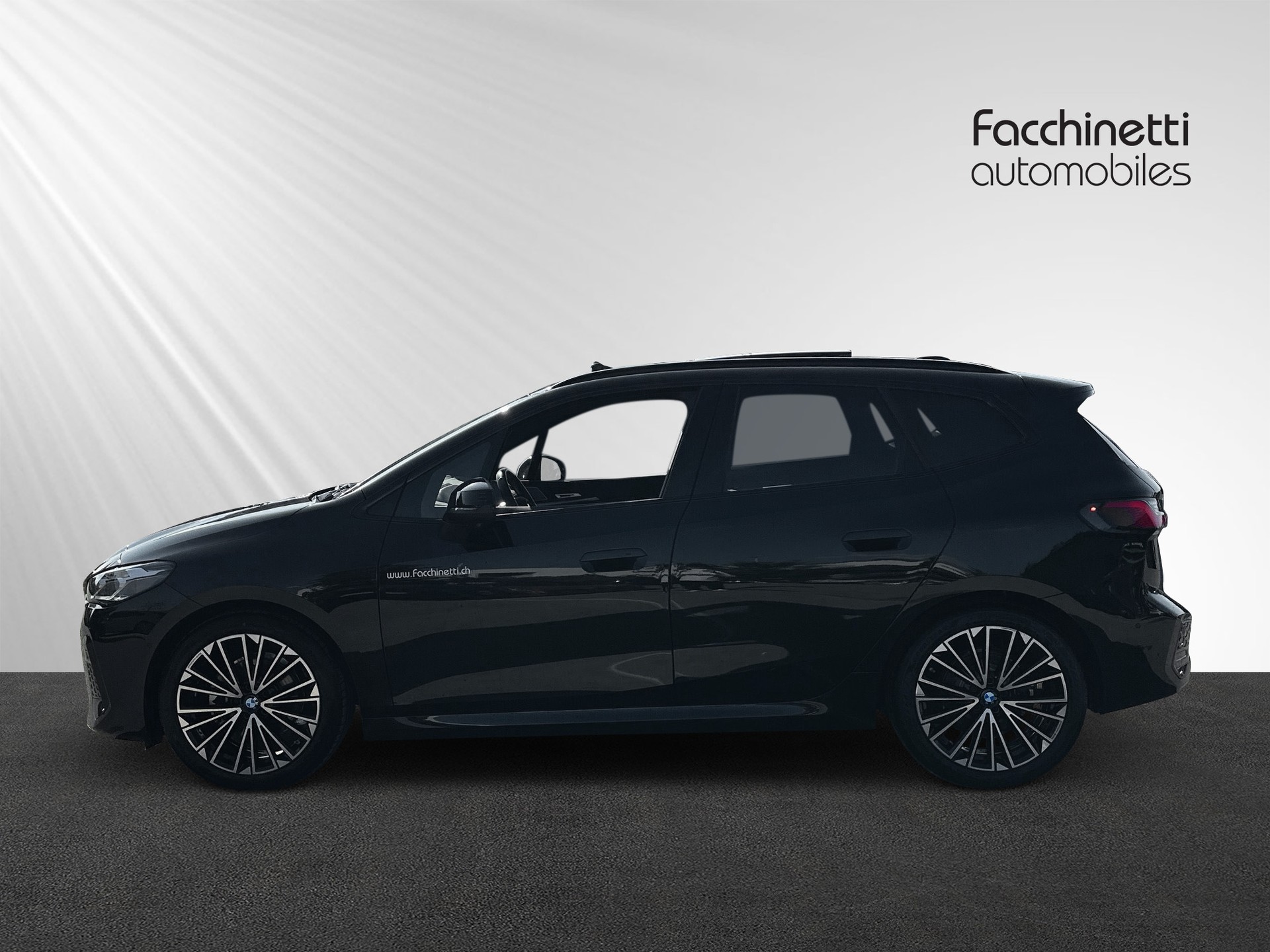 BMW 220i Active Tourer M Sport DKG - 2