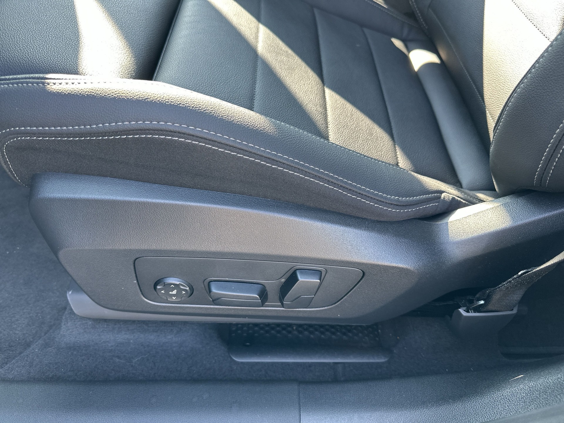 BMW 220i Active Tourer M Sport DKG - 18
