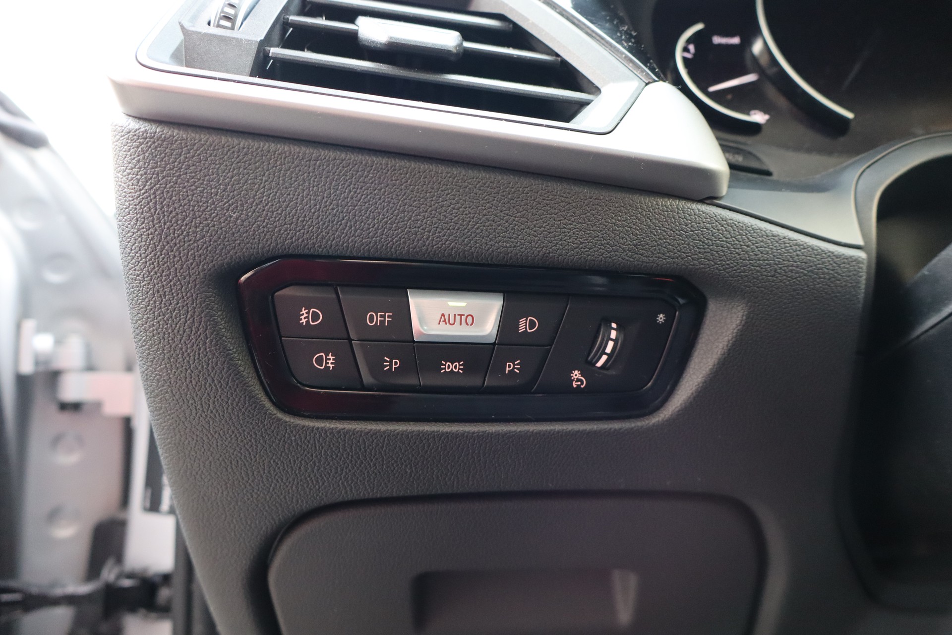 BMW 320 xDrive Touring - 10