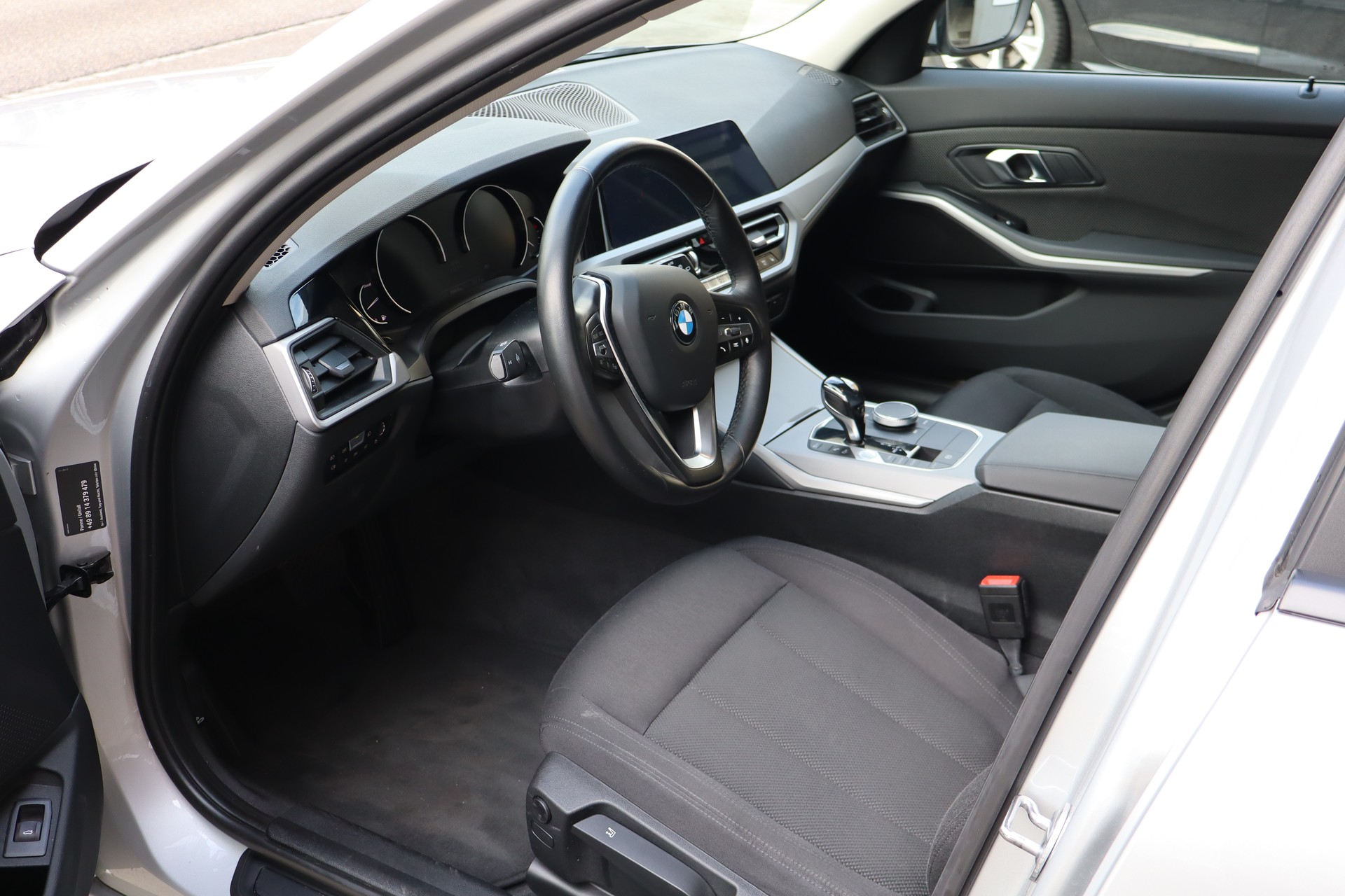 BMW 320 xDrive Touring - 6