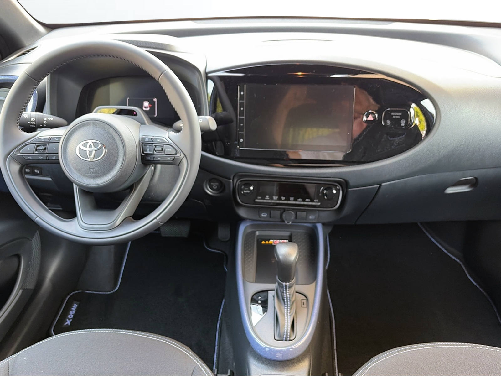 TOYOTA Aygo X 1.5 Trend e-CVT - 10
