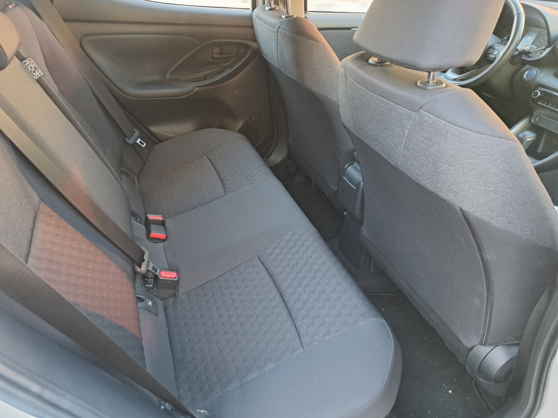 TOYOTA Yaris 1.5 Trend e-CVT - 7