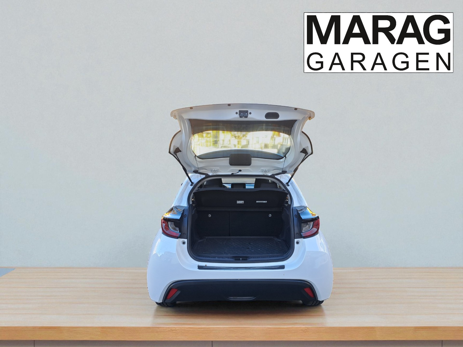 TOYOTA Yaris 1.5 Trend e-CVT - 9