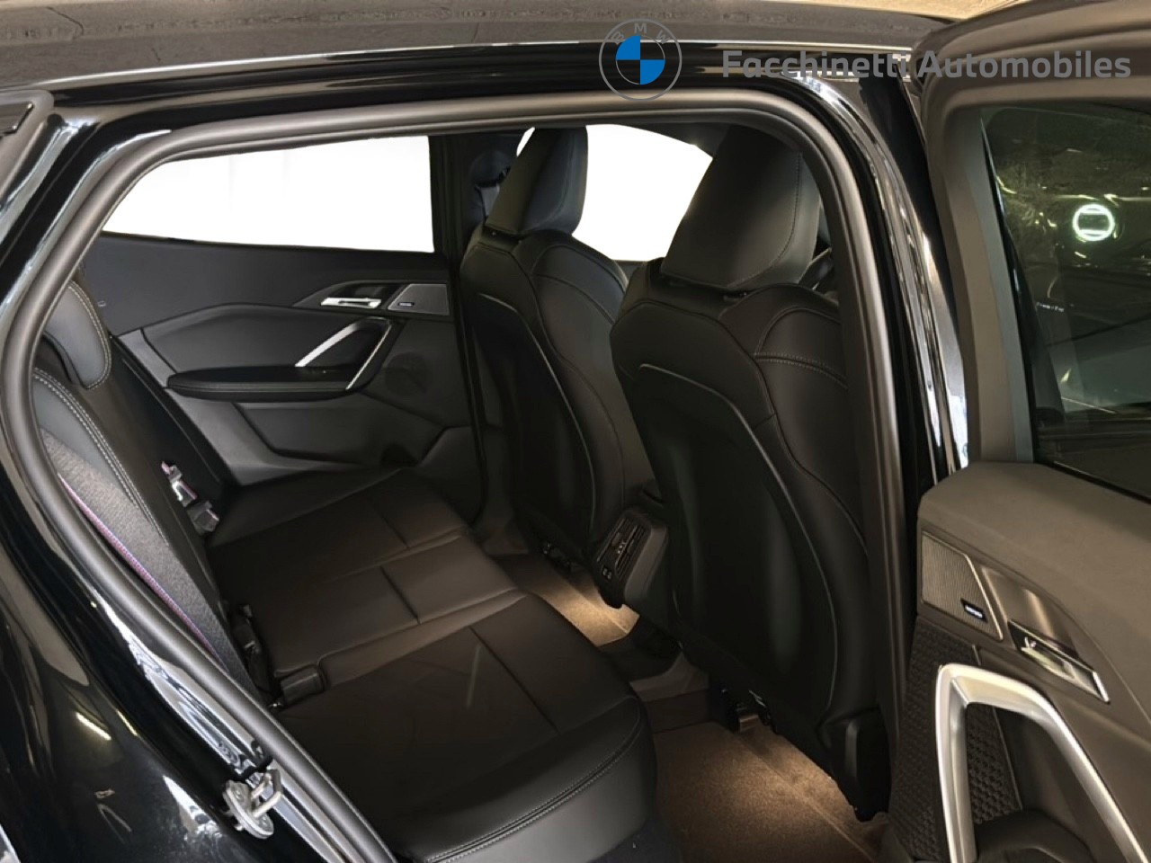 BMW iX2 xDrive 30 M Sport Pro - 12