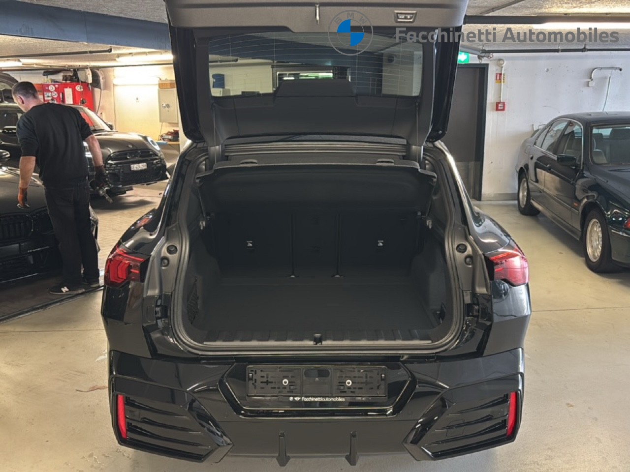 BMW iX2 xDrive 30 M Sport Pro - 13