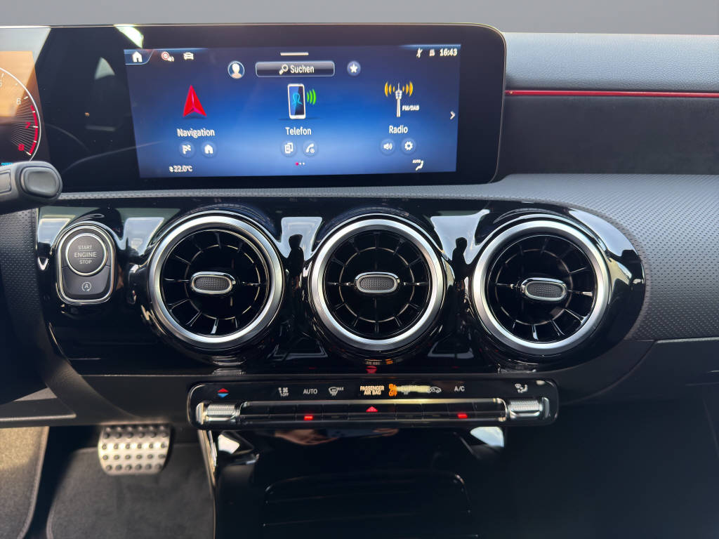 MERCEDES-BENZ A 220 AMG Line 4m - 10